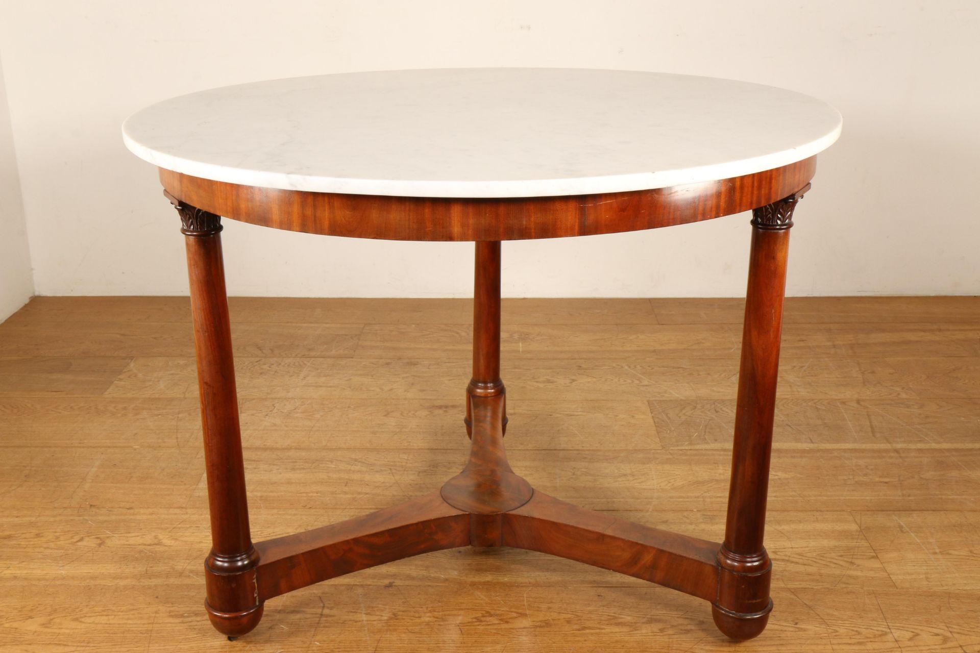 Mahoniehouten ronde tafel, Empire,