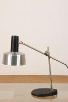 J. J. M. Hoogervorst voor Anvia, Almelo, stalen '6050' bureaulamp, ontwerp 1967,