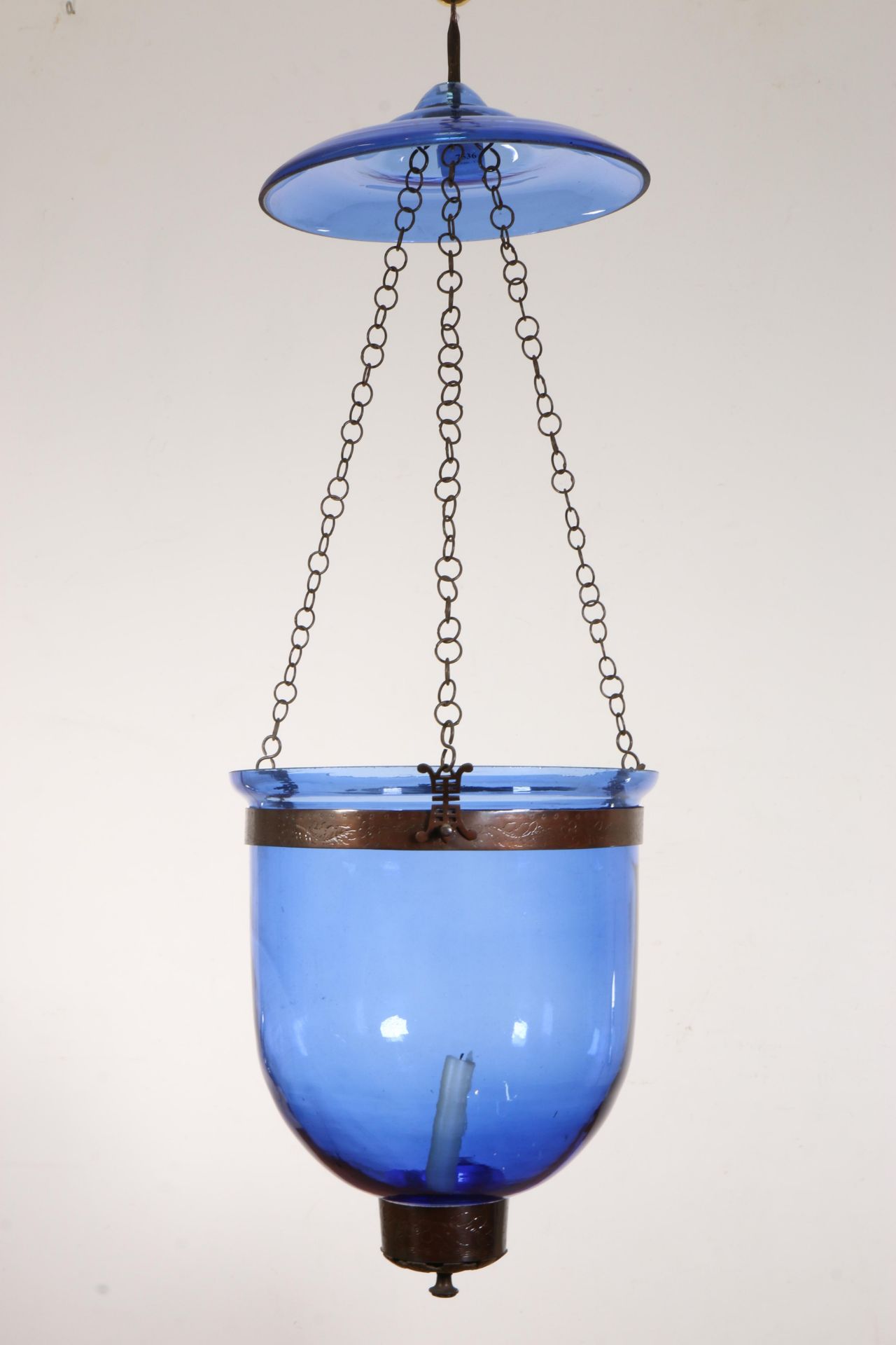 Blauw glazen eierlamp, 20e eeuw