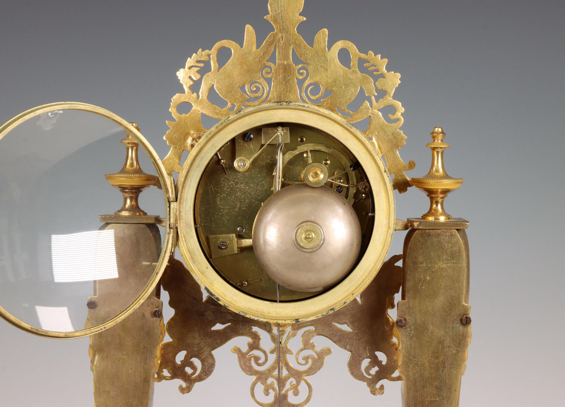 Frankrijk, vuurvergulde bronzen pendule, Empire, Retour d'Egypte, circa 1805 - Bild 4 aus 5