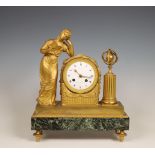 Frankrijk, vuurvergulde bronzen pendule, 'Astronomie', adres: Bergmiller á Paris, ca. 1810;
