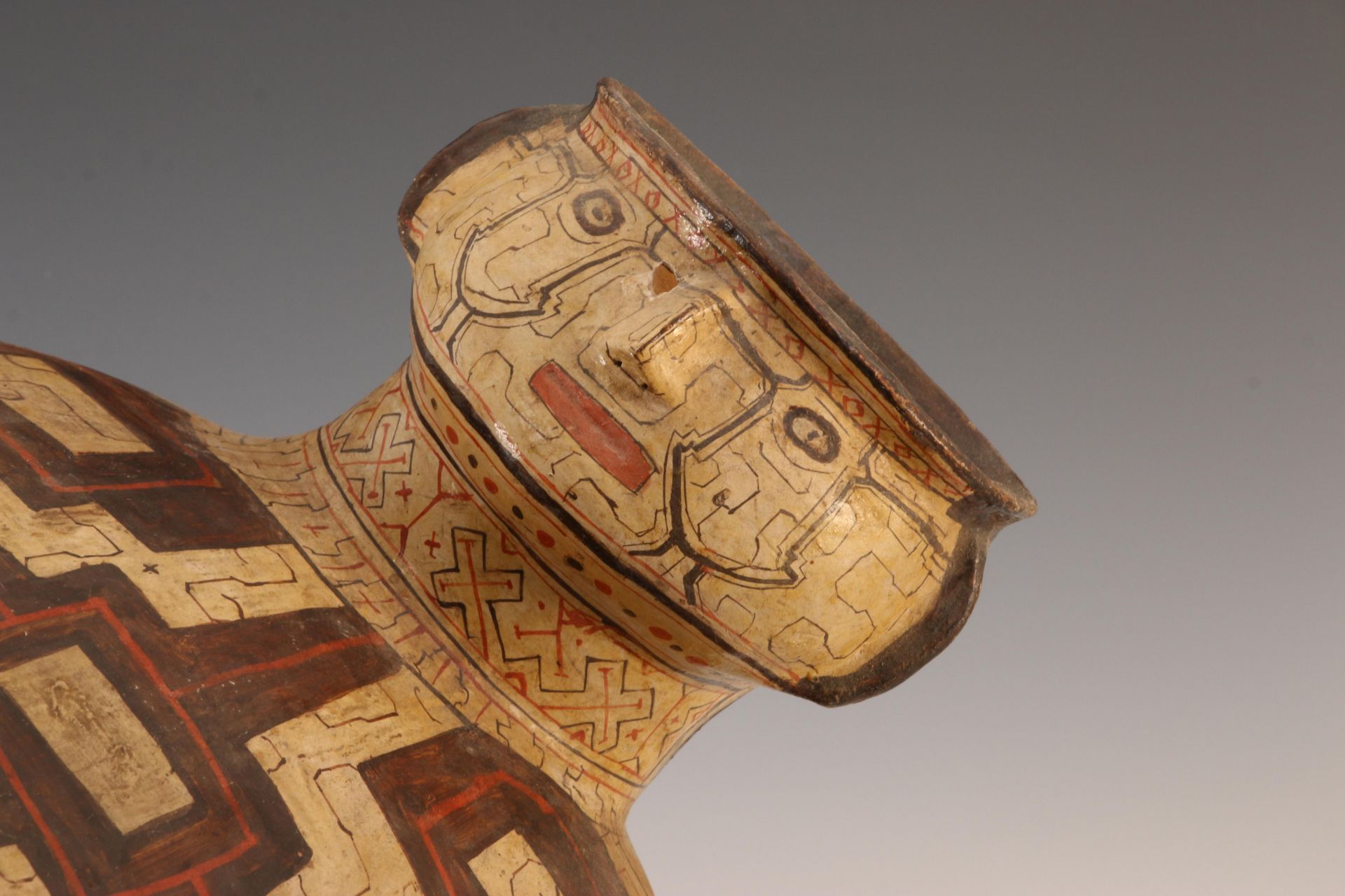 Peru, Shipibo, large terracotta figure pot with - Image 4 of 5