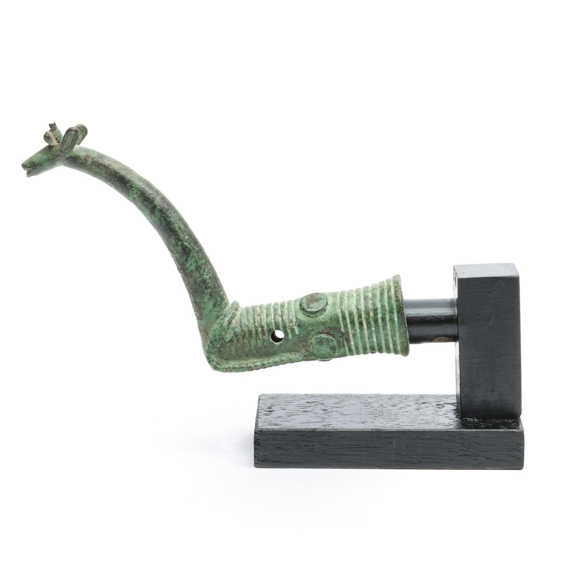 Luristan, a bronze handle of a whetstone in the shape or a representing a deer, ca. 1000 BC. - Bild 3 aus 3