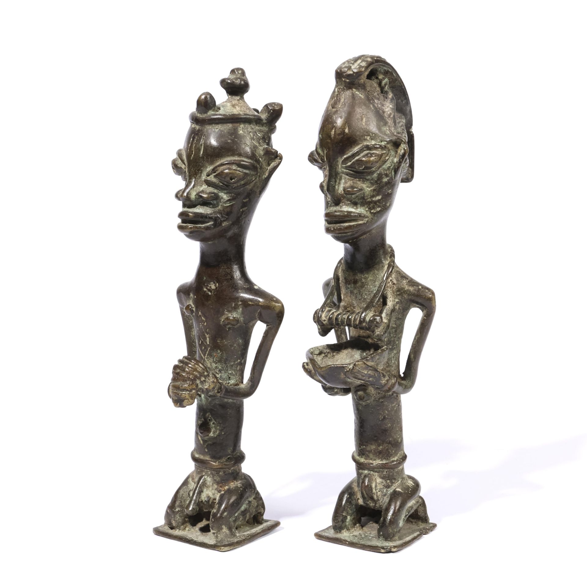 Nigeria, Yoruba, a pair of Ogboni Edan bronzes, - Bild 3 aus 5