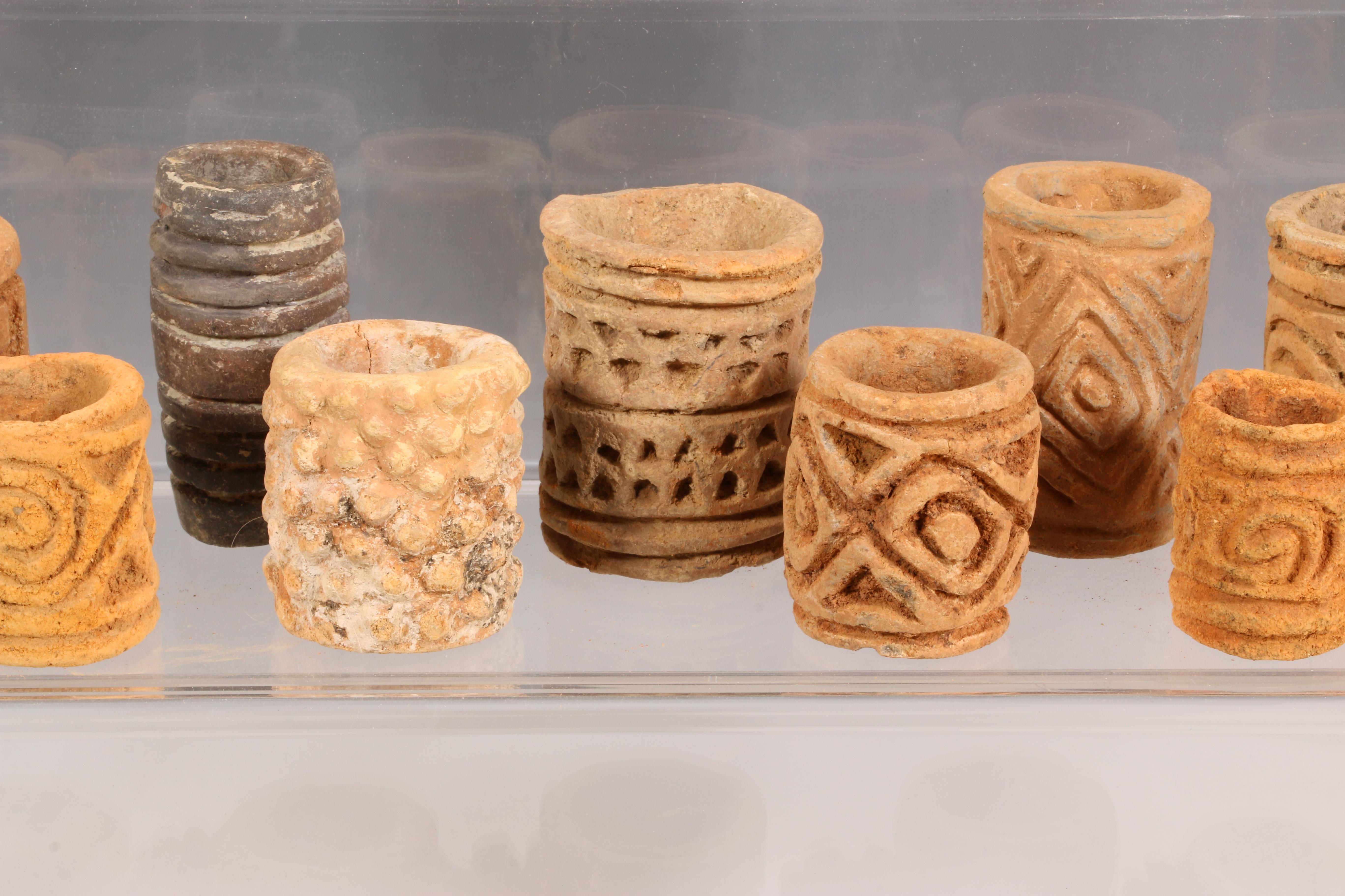 Colombia - Venezuela, Quimbaya, ca. 1300-1550, a collection of terracotta rol seals and stamps - Image 2 of 4