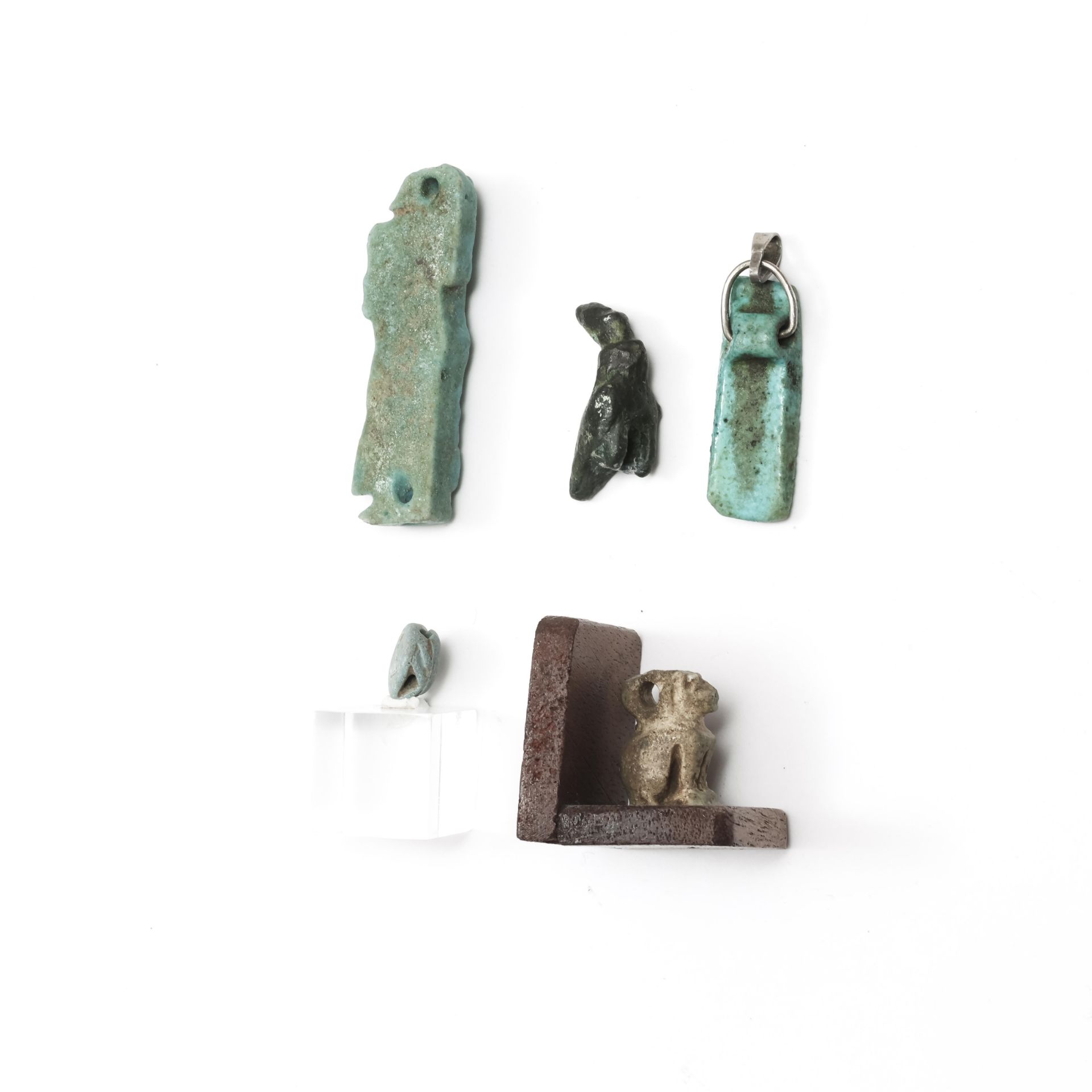 Egypte, four faience amulets and a bronze Horus, Late Period. - Bild 2 aus 2