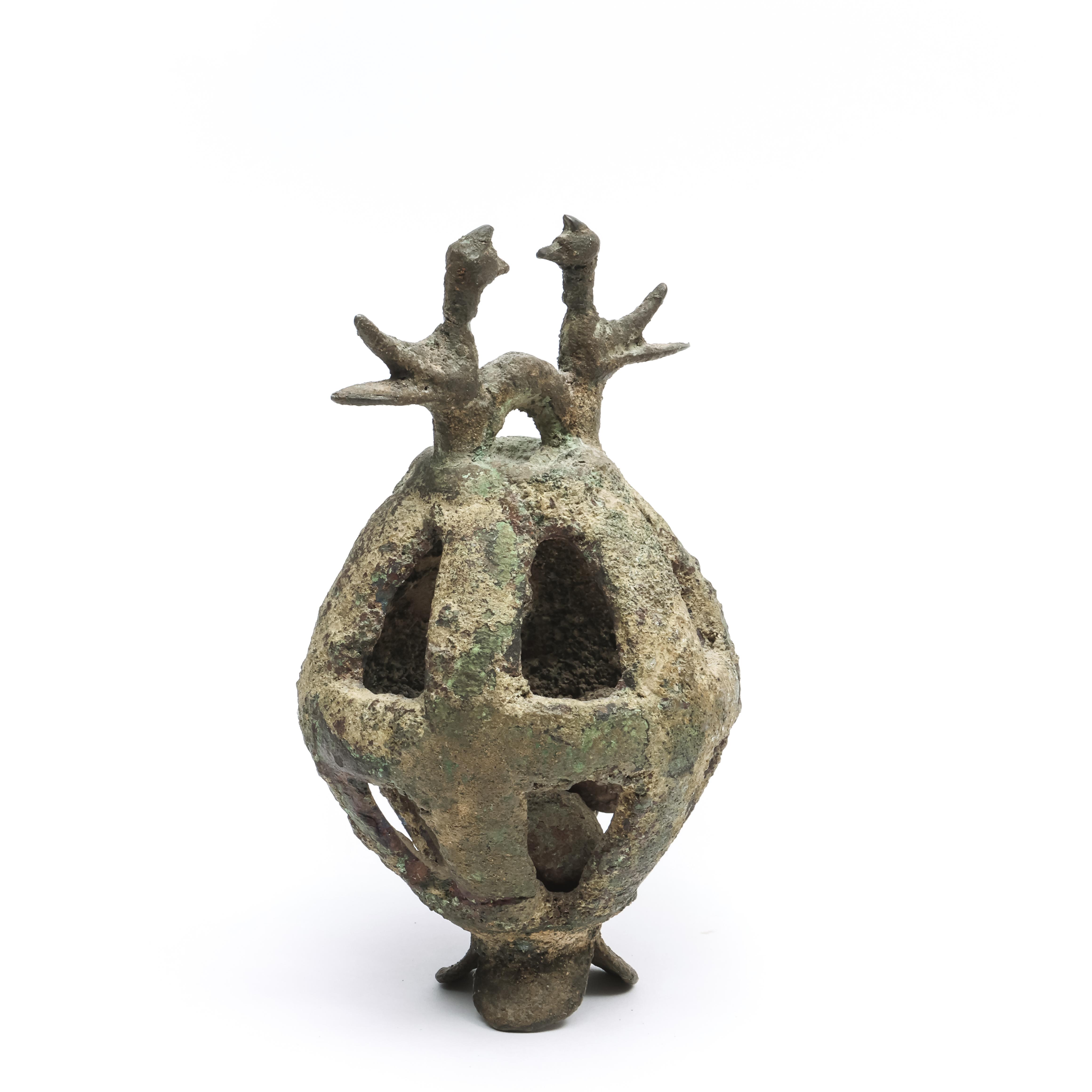 Nothern Persia, Amlash, a bronze open decorative ornament for a horse rein, ca. 11th - 10th century - Image 2 of 2
