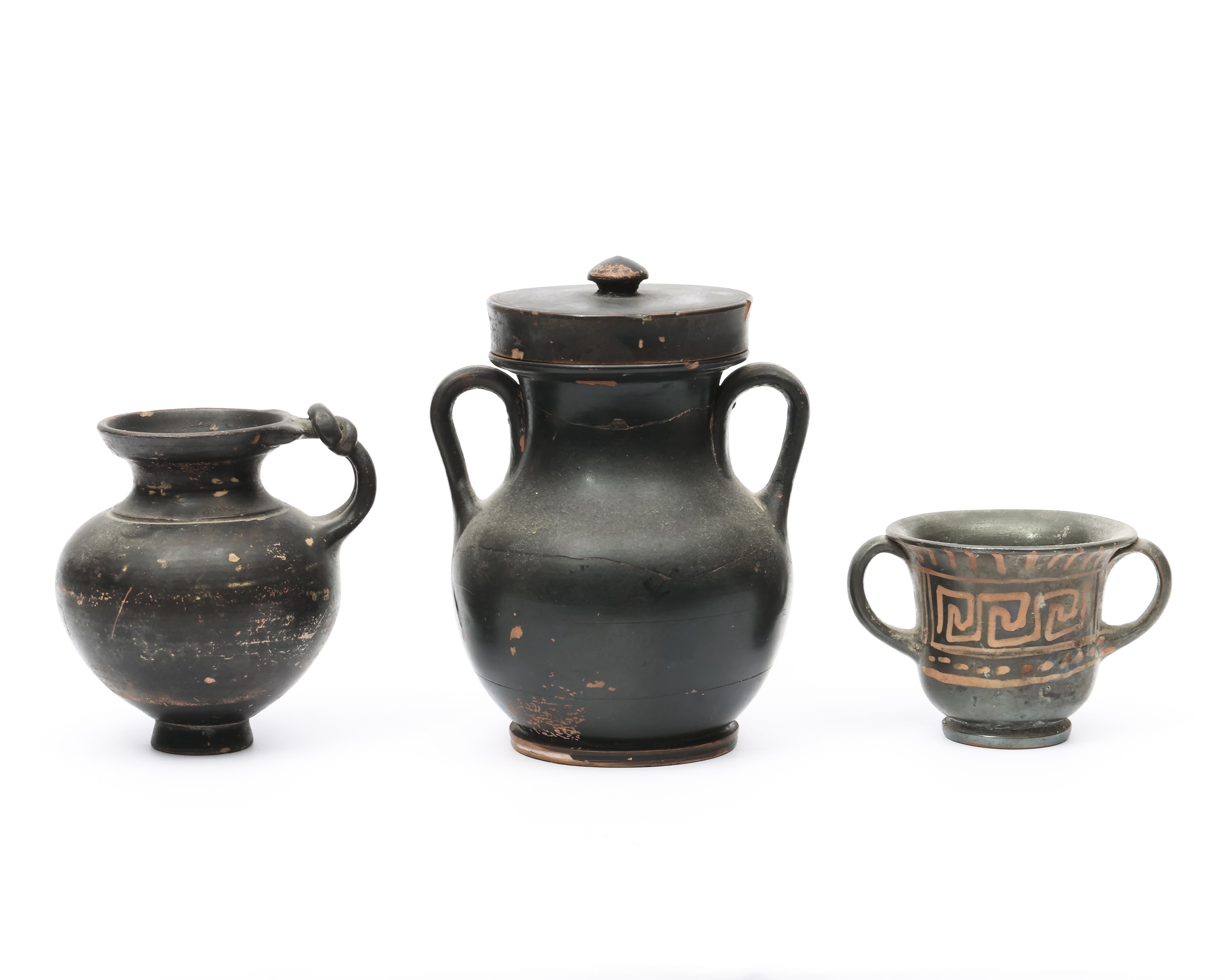 Greek, Attic black glaze cup with lid, a jar with handle, possibly Attic and an Appulian miniature k - Image 3 of 3
