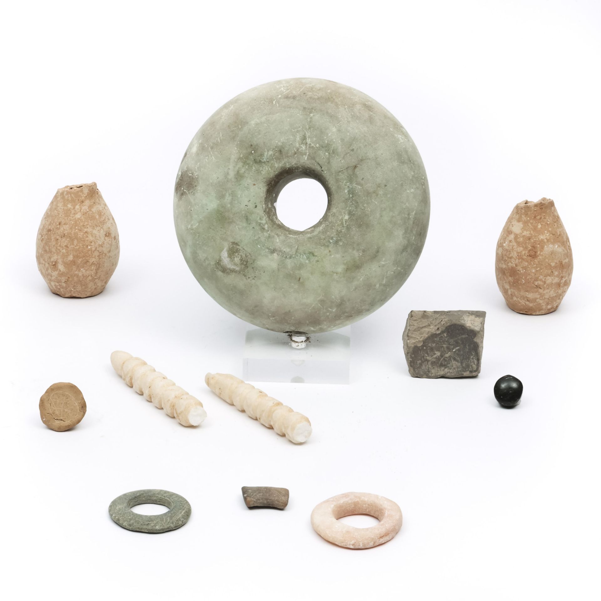 Ten Archeological objects; - Bild 3 aus 3