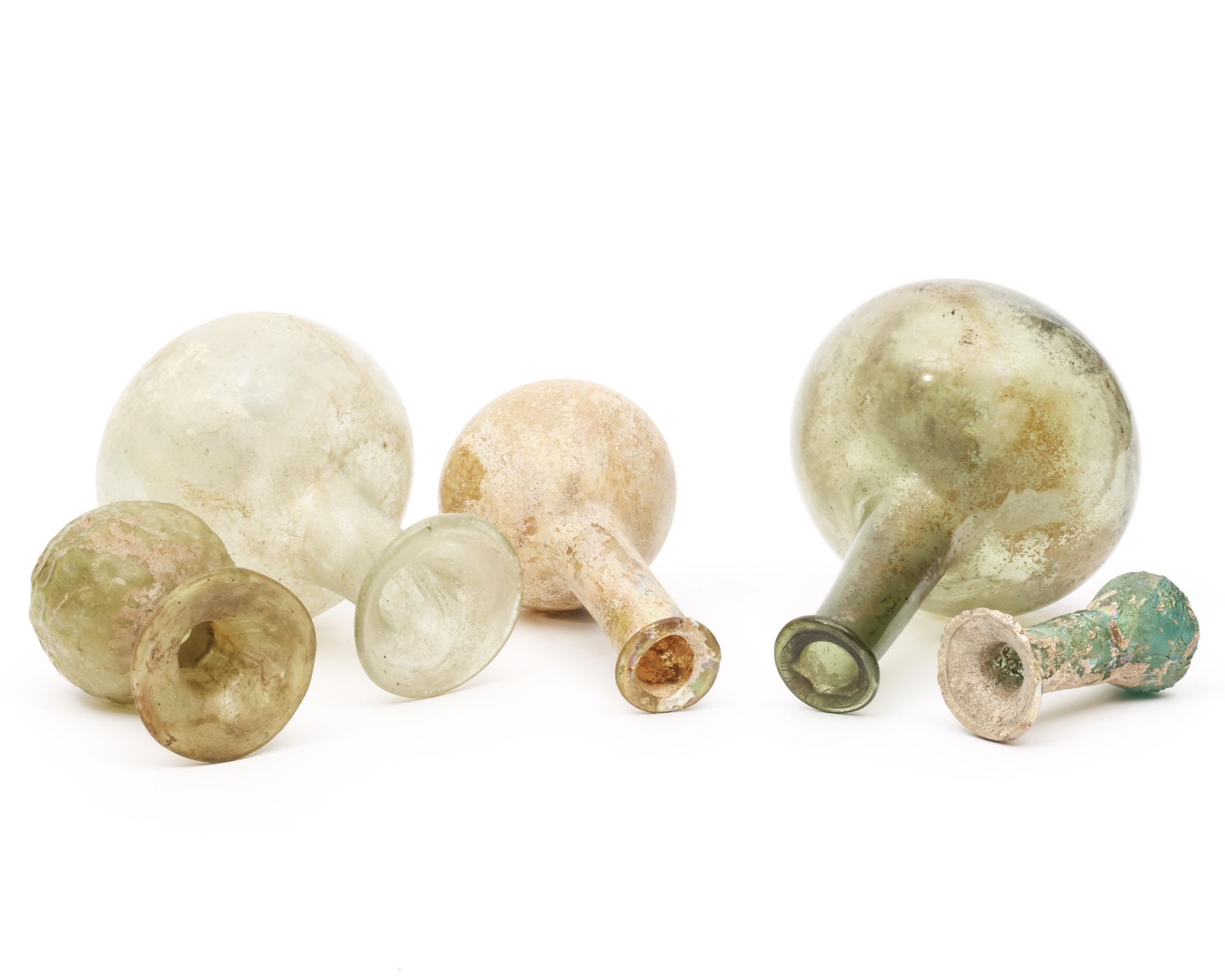 A collection of four Roman glass flasks, ca. 3rd century; - Bild 3 aus 4