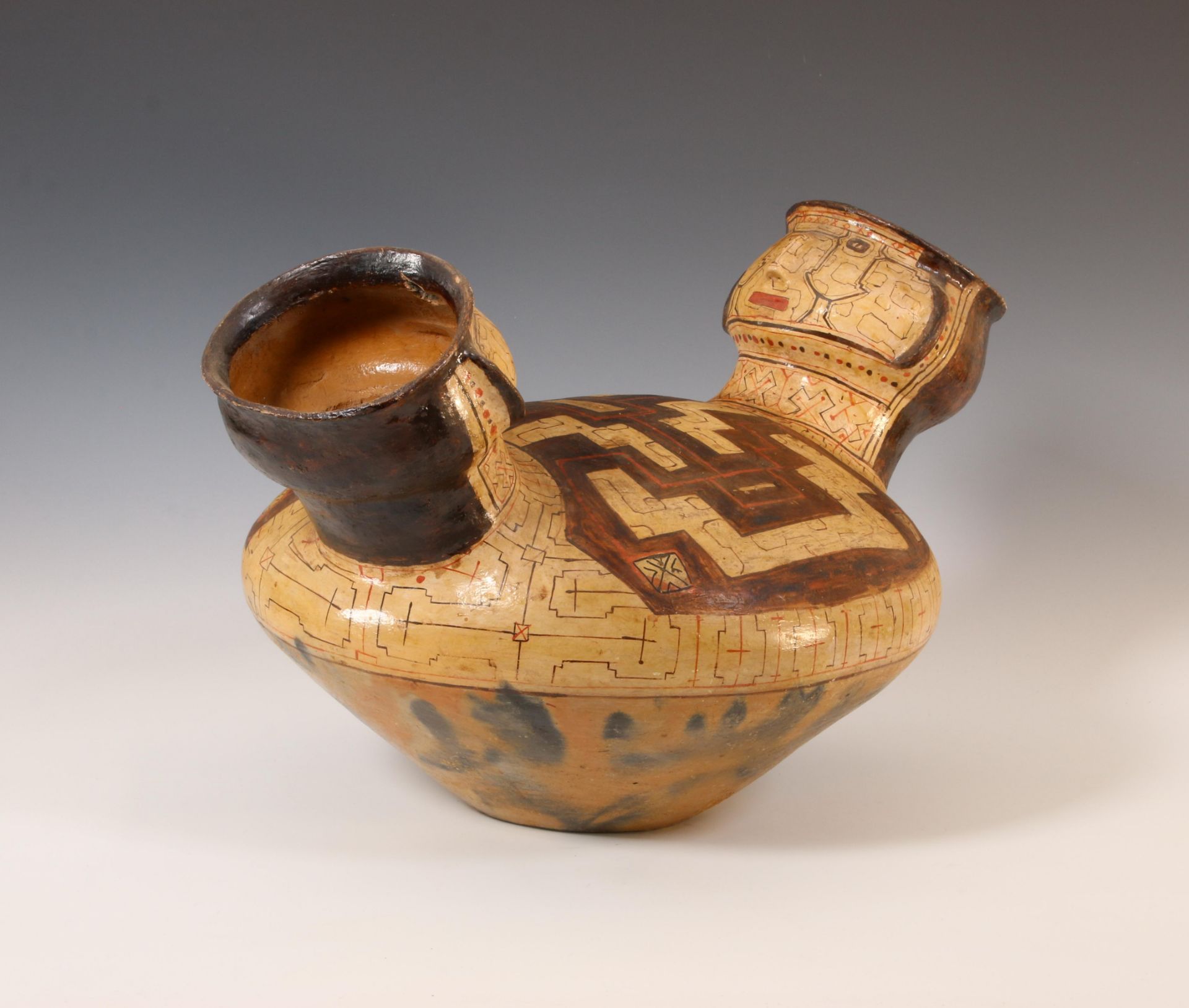 Peru, Shipibo, large terracotta figure pot with - Image 5 of 5