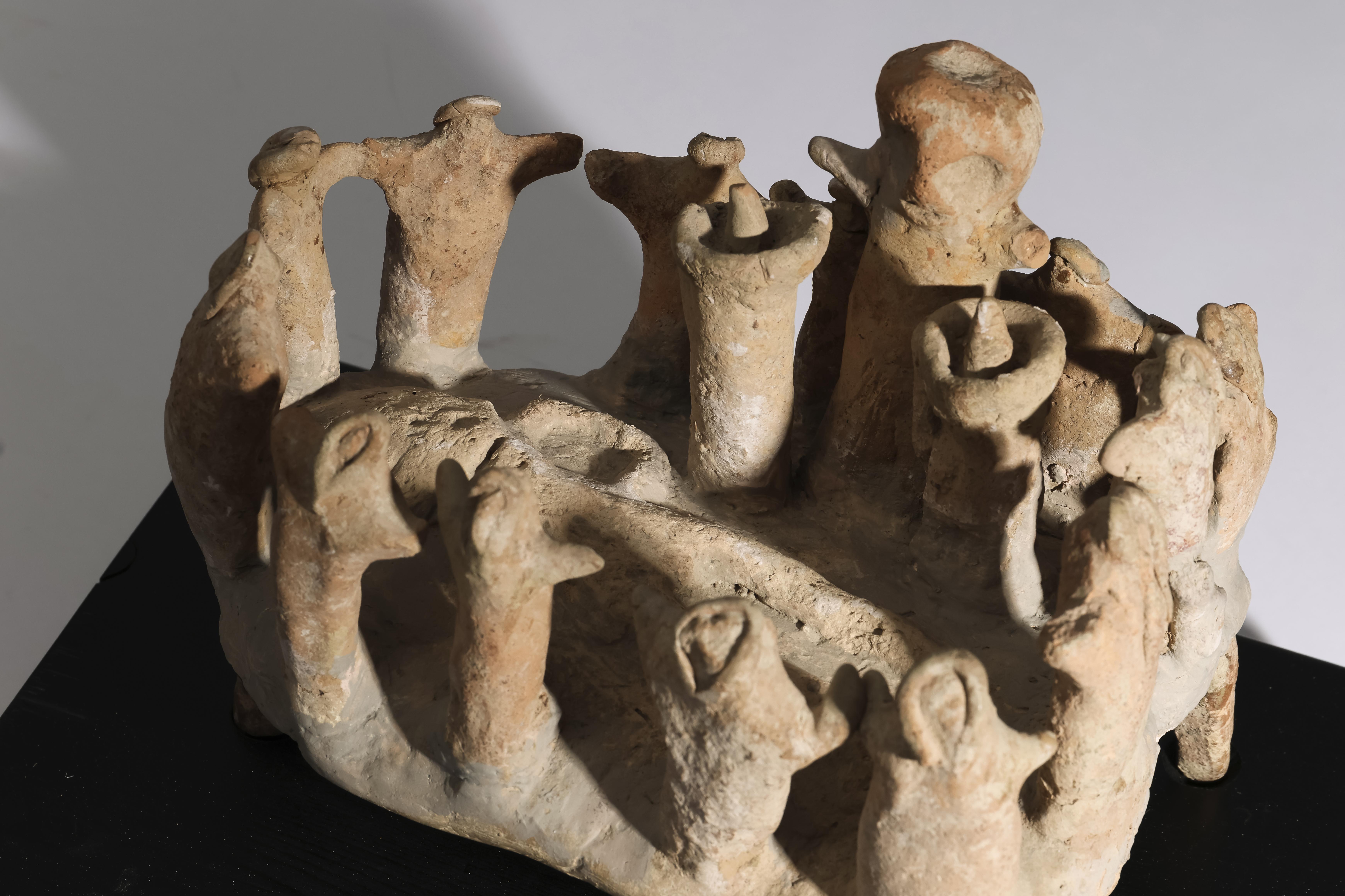 A Persian terracotta funeral votif platform, Kerman, 2nd Mill. BC, - Image 5 of 7