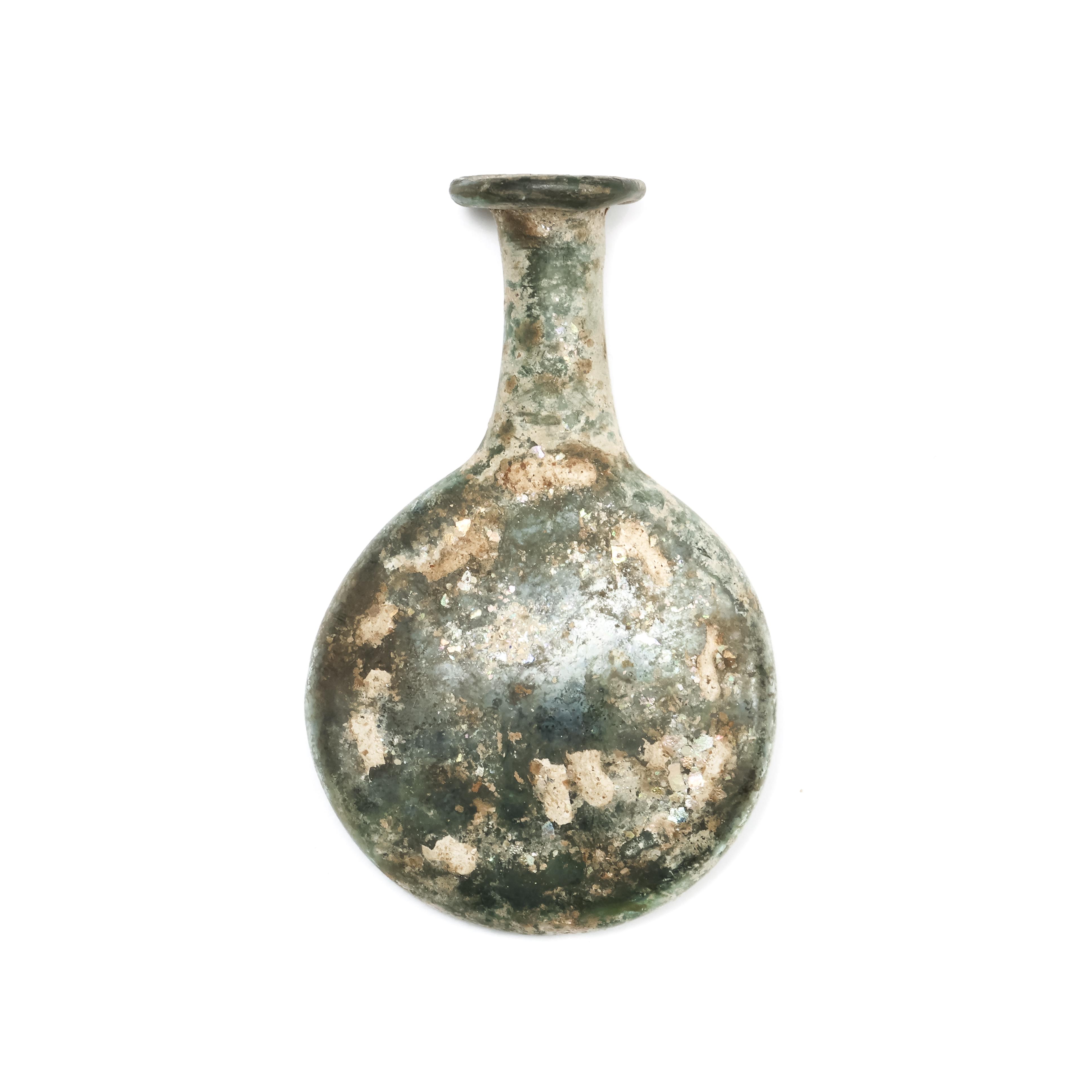 Roman a flat round glass pafum bottle, 3rd century - Image 4 of 4