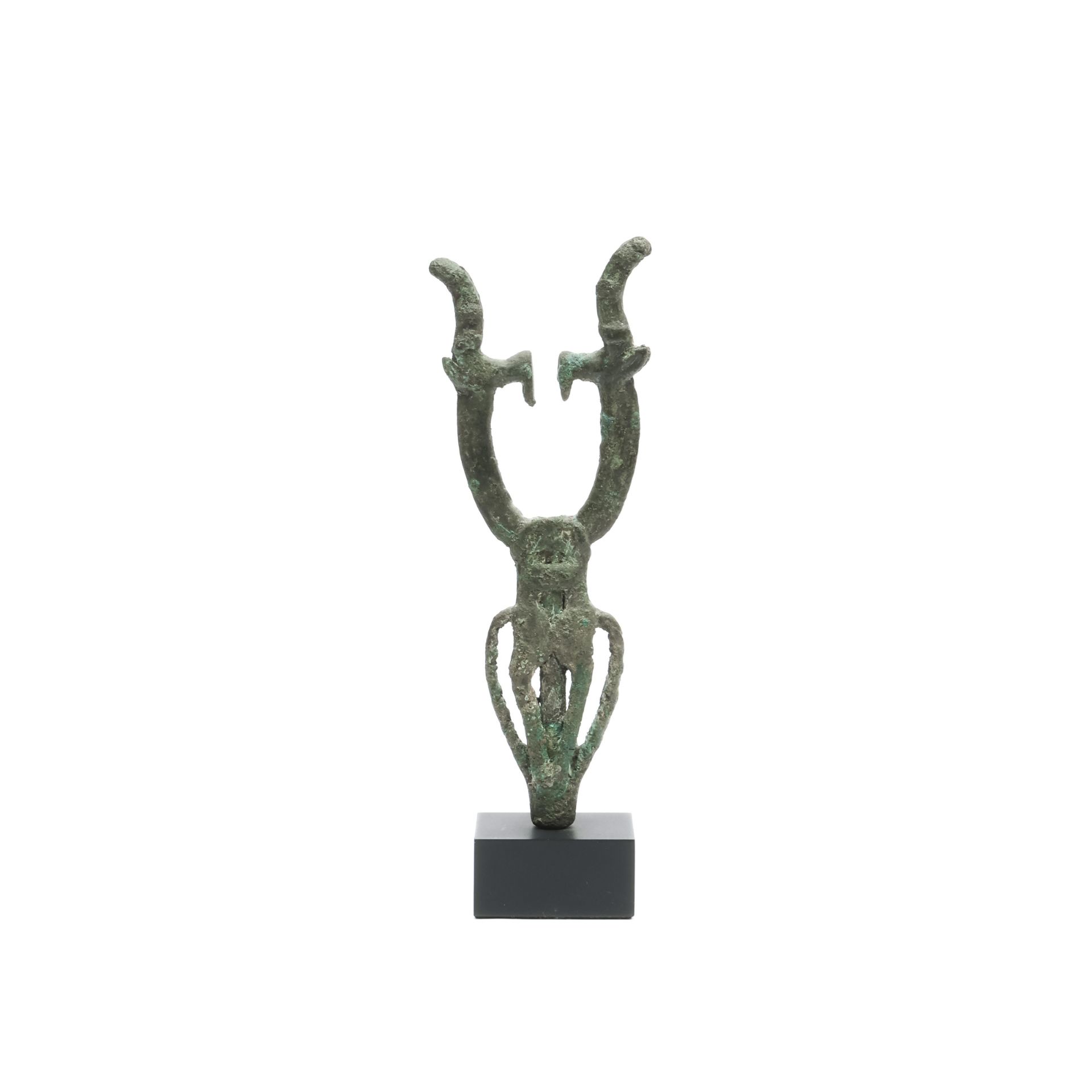 Luristan, bronze final in the shape of two rampant goats, ca. 800-600 BC. - Bild 2 aus 2