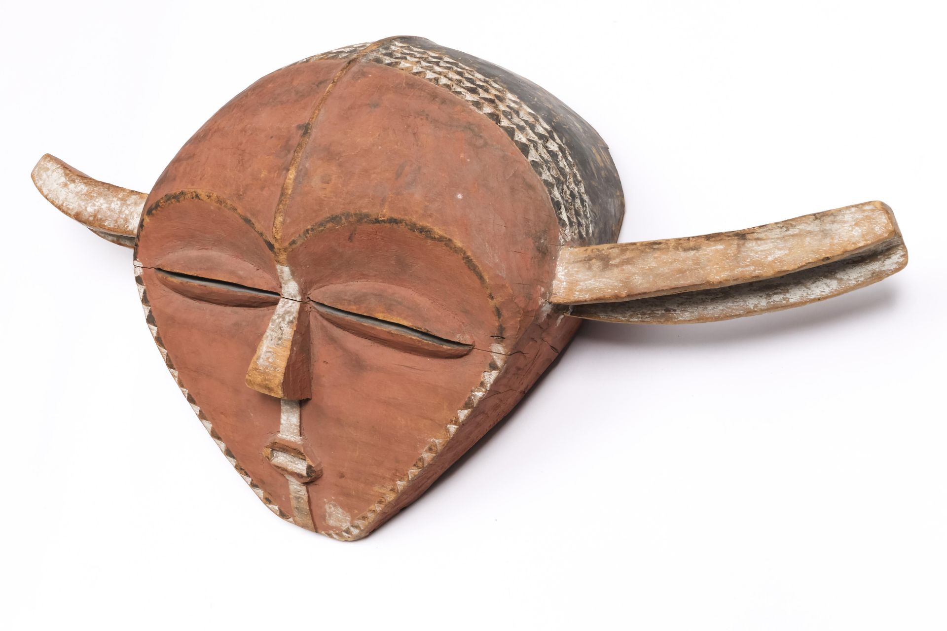D.R. Congo, Eastern Pende, panya ngombe mask, - Bild 3 aus 5