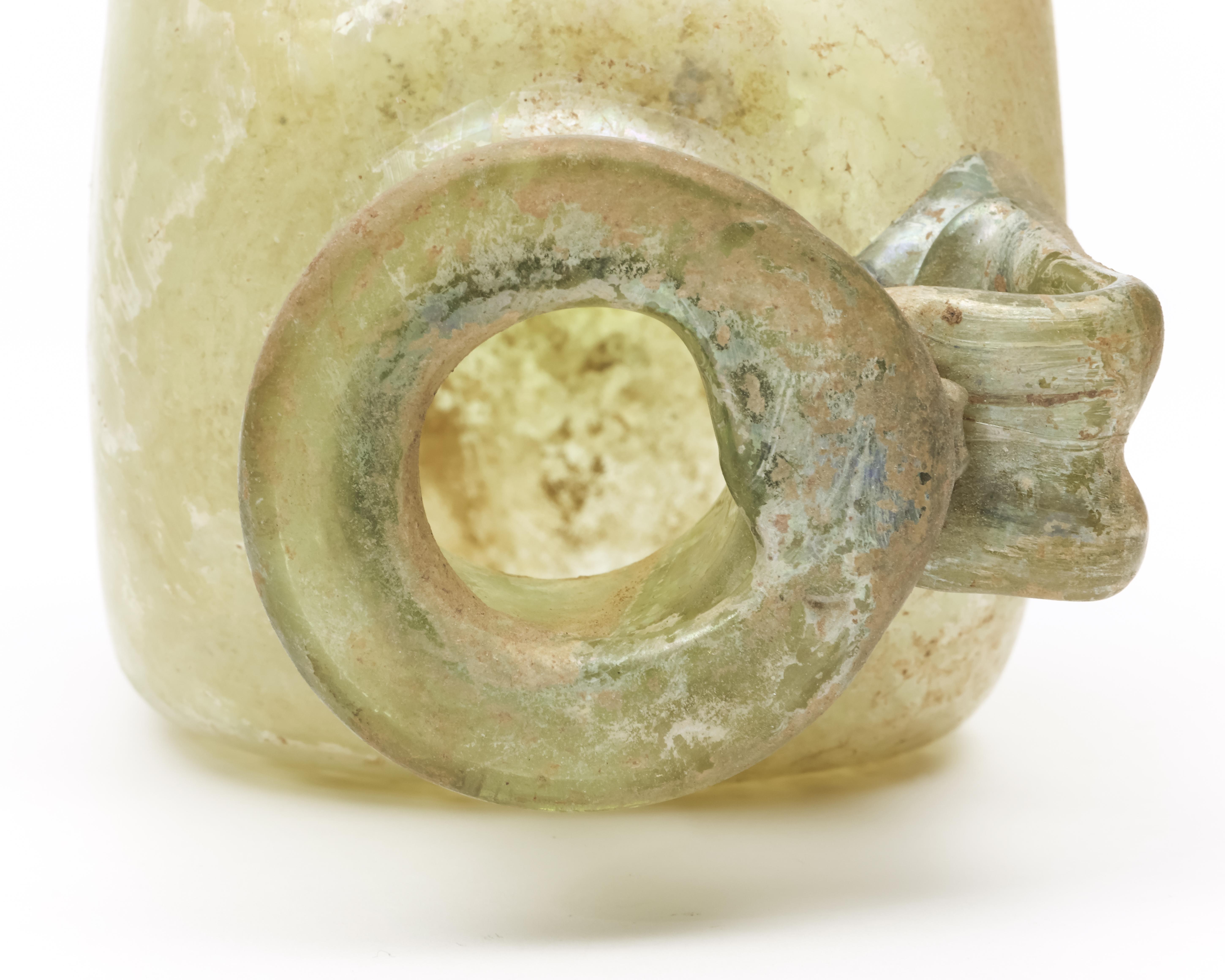 A Roman glass flask, ca. 3rd century - Image 2 of 5