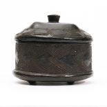 D.R. Congo, Kuba, cosmetic circular lidded box