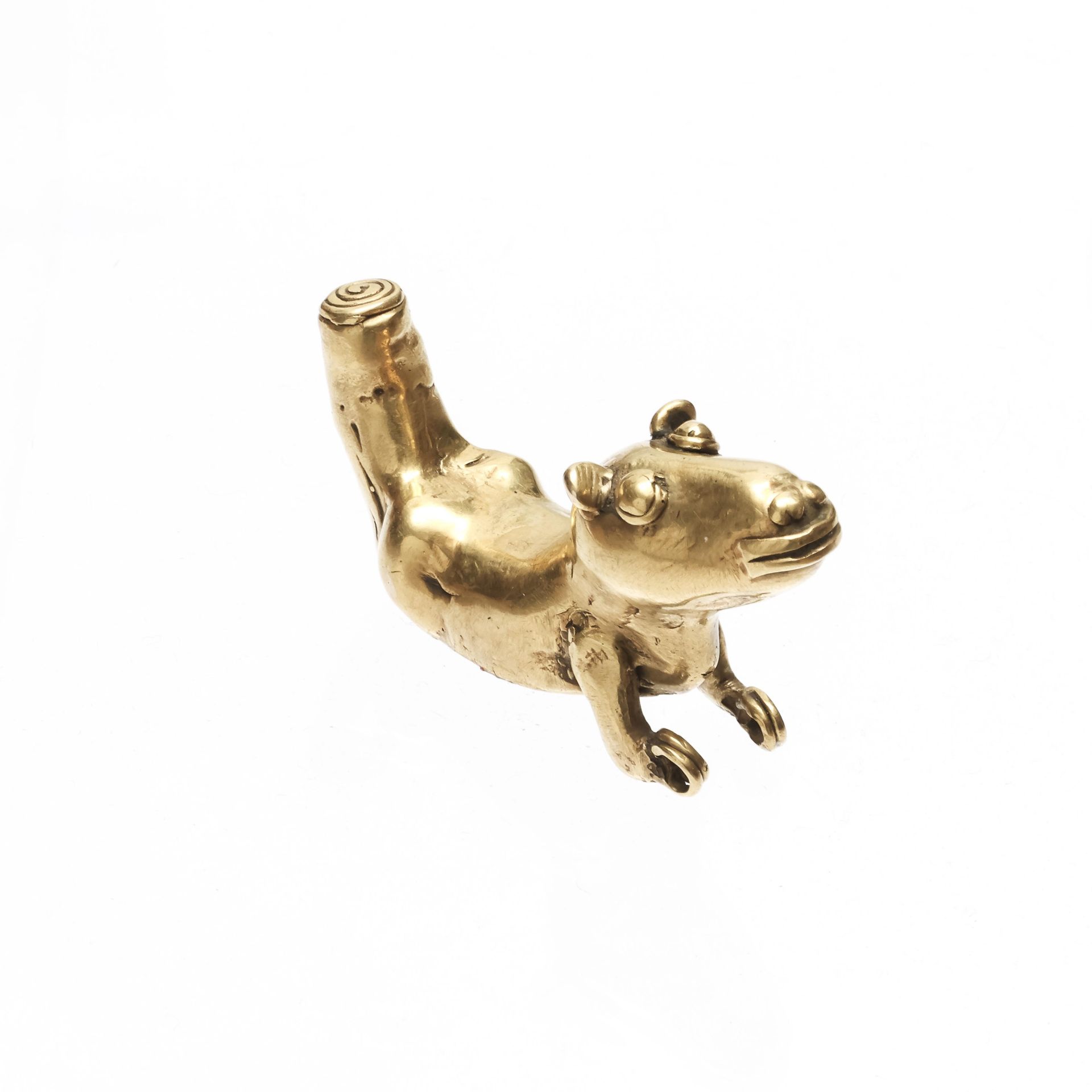 Panama, Veraguas, 11th-16th century AD, 14- kt gold pendant in the form of a animal - Bild 3 aus 3