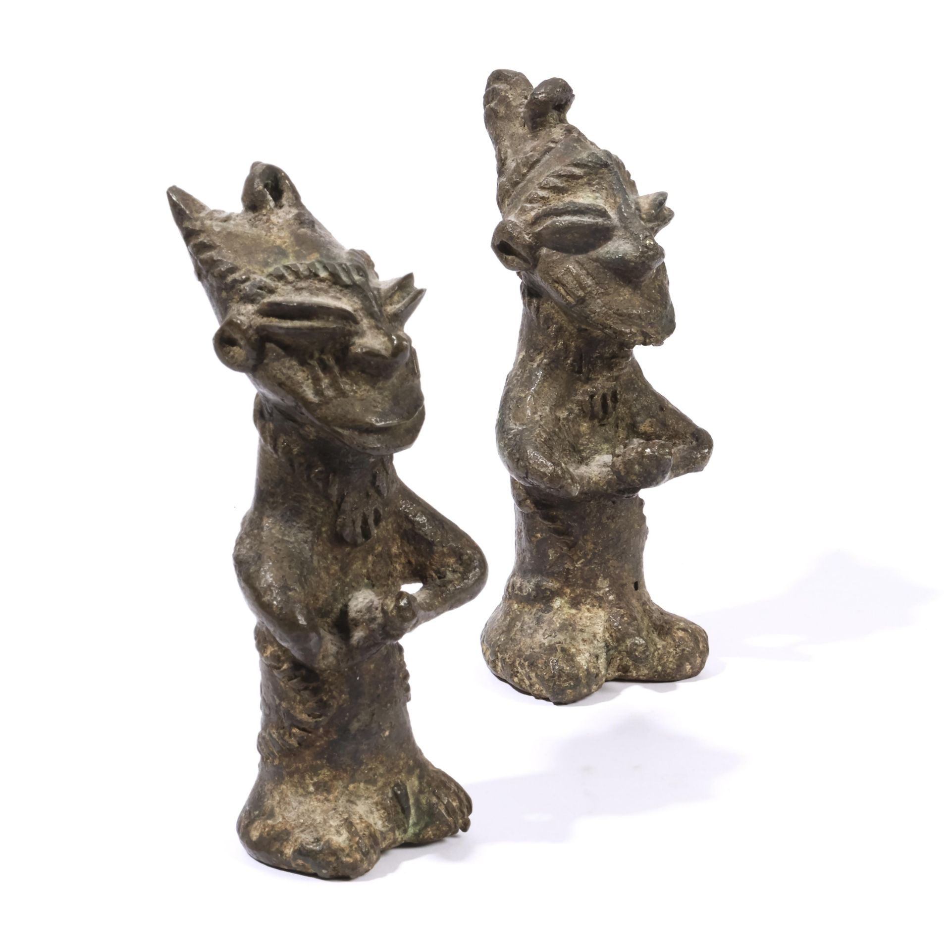 Nigeria, Yoruba, a pair of Ogboni Onile bronze figures, - Bild 6 aus 6