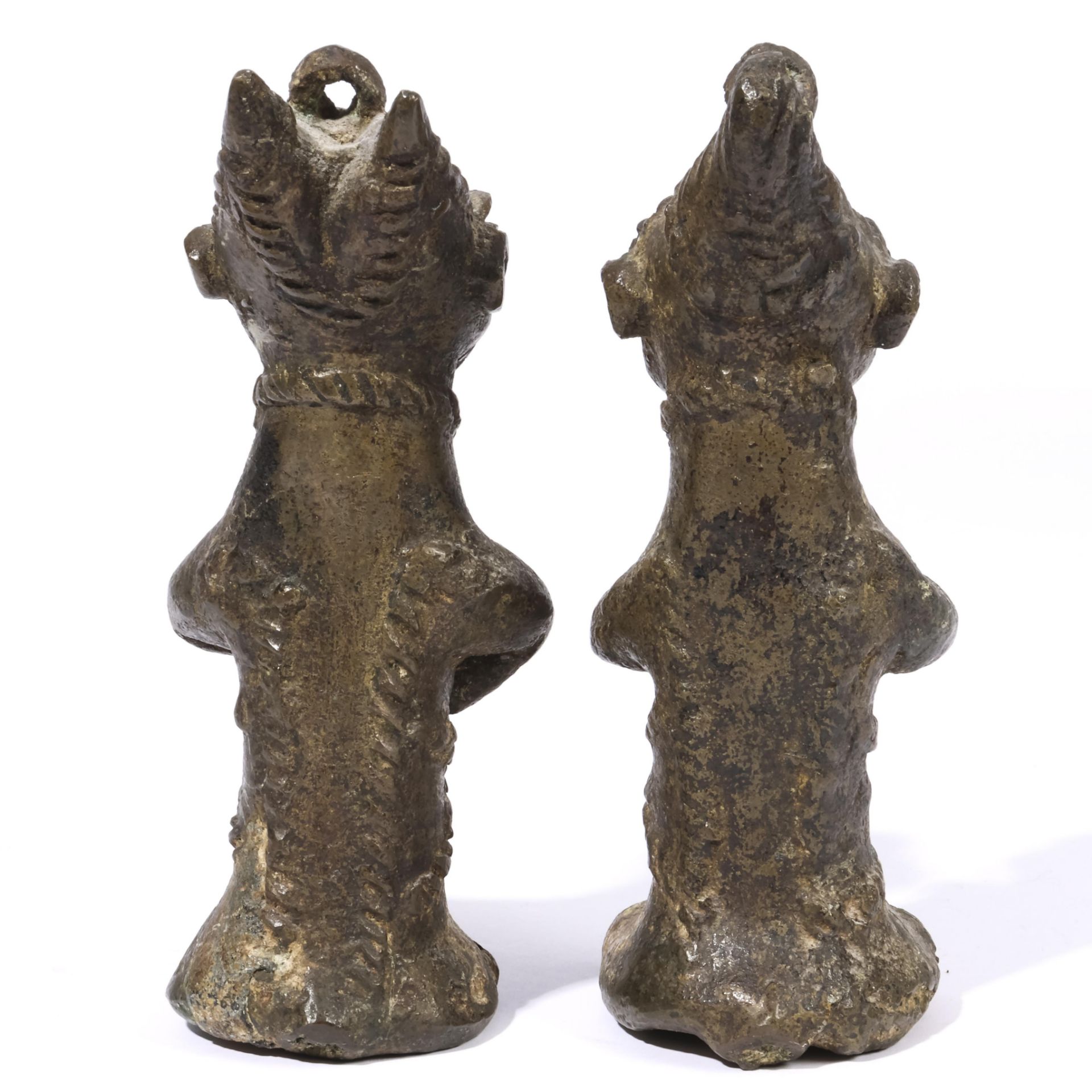 Nigeria, Yoruba, a pair of Ogboni Onile bronze figures, - Bild 3 aus 6