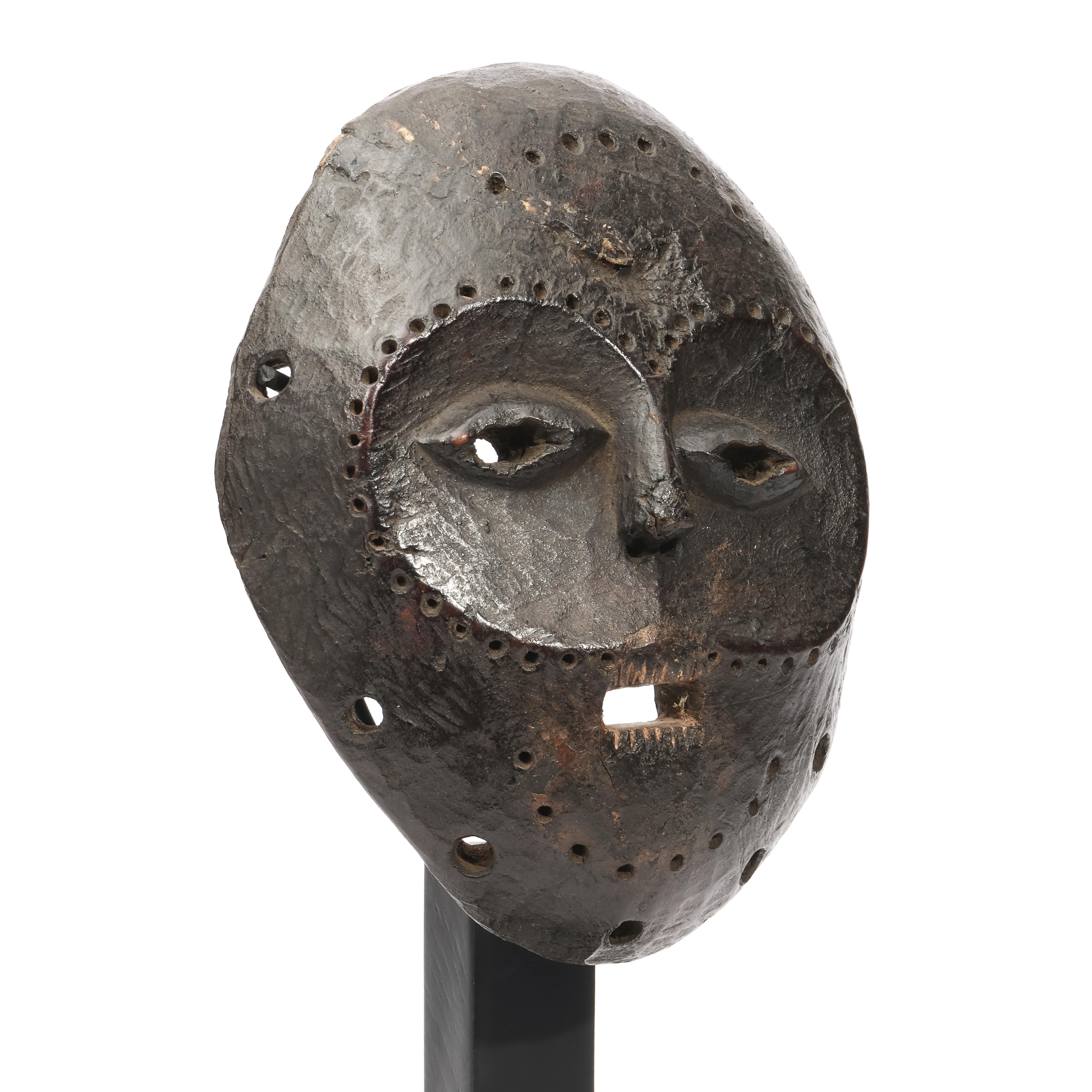 DRC., Lega, a carved mask; - Bild 7 aus 8
