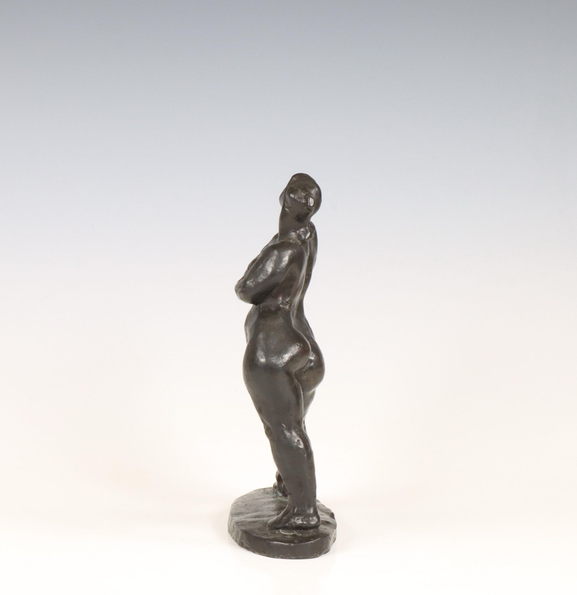 Ch. van Pallandt (1898-1997), zwart gepatineerd bronzen sculptuur 'kleine staande met voet vooruit', - Image 7 of 7