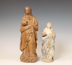 Italie, gestoken notenhouten sculptuur voorstellende Madonna, 18e eeuw. met resten van polychromie,