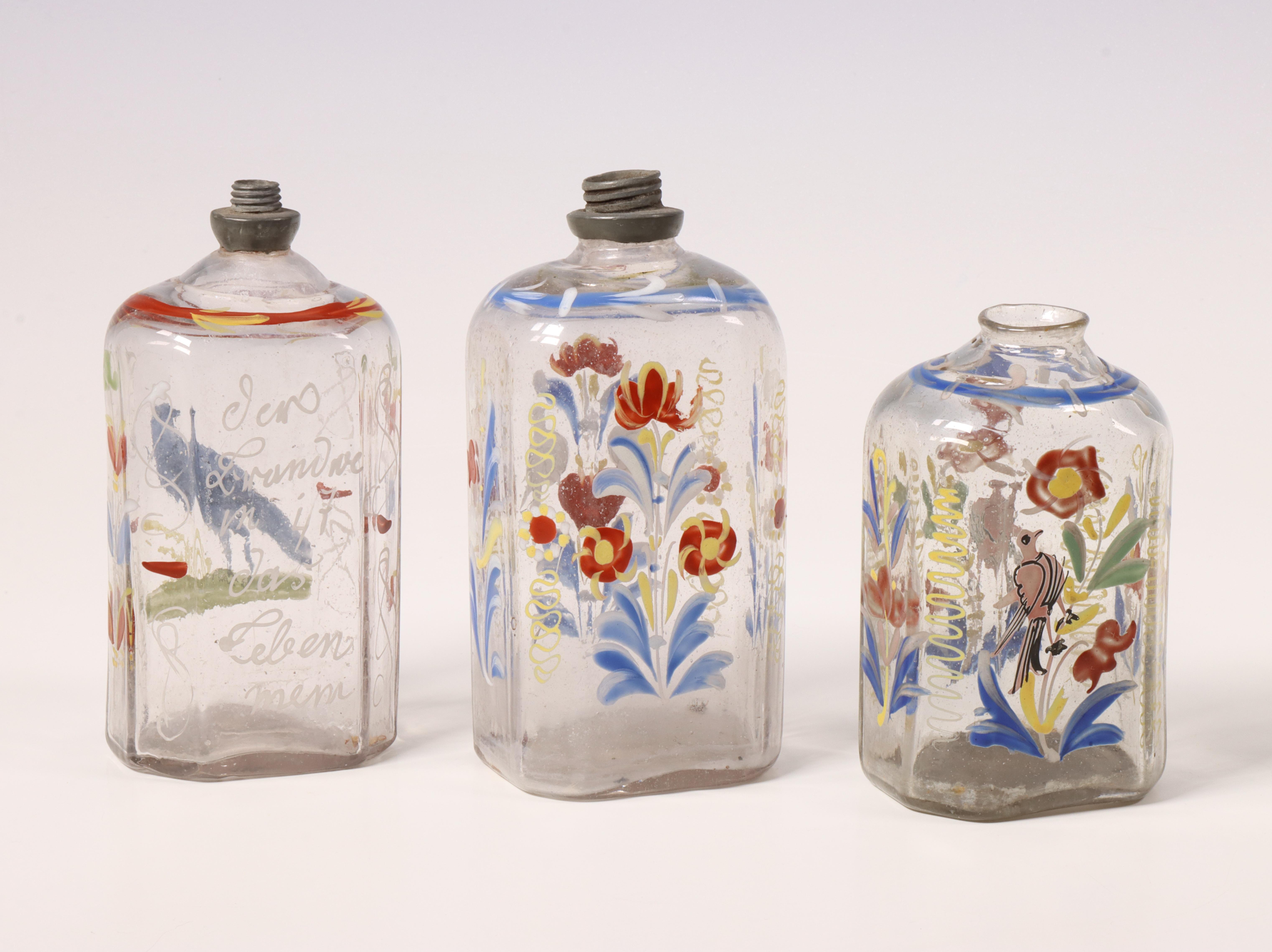 Duitsland, drie glazen muizenflessen, 18e eeuw; - Image 2 of 2