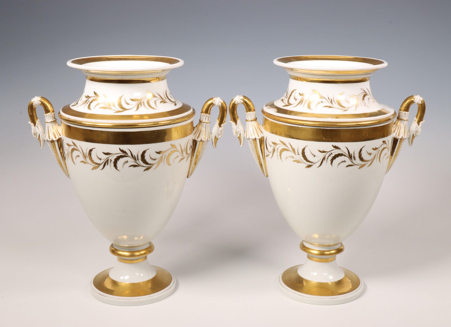 Frankrijk, paar porseleinen en vergulde ijscoupes zgn. 'Seau a glace', Empire, ca. 1820;