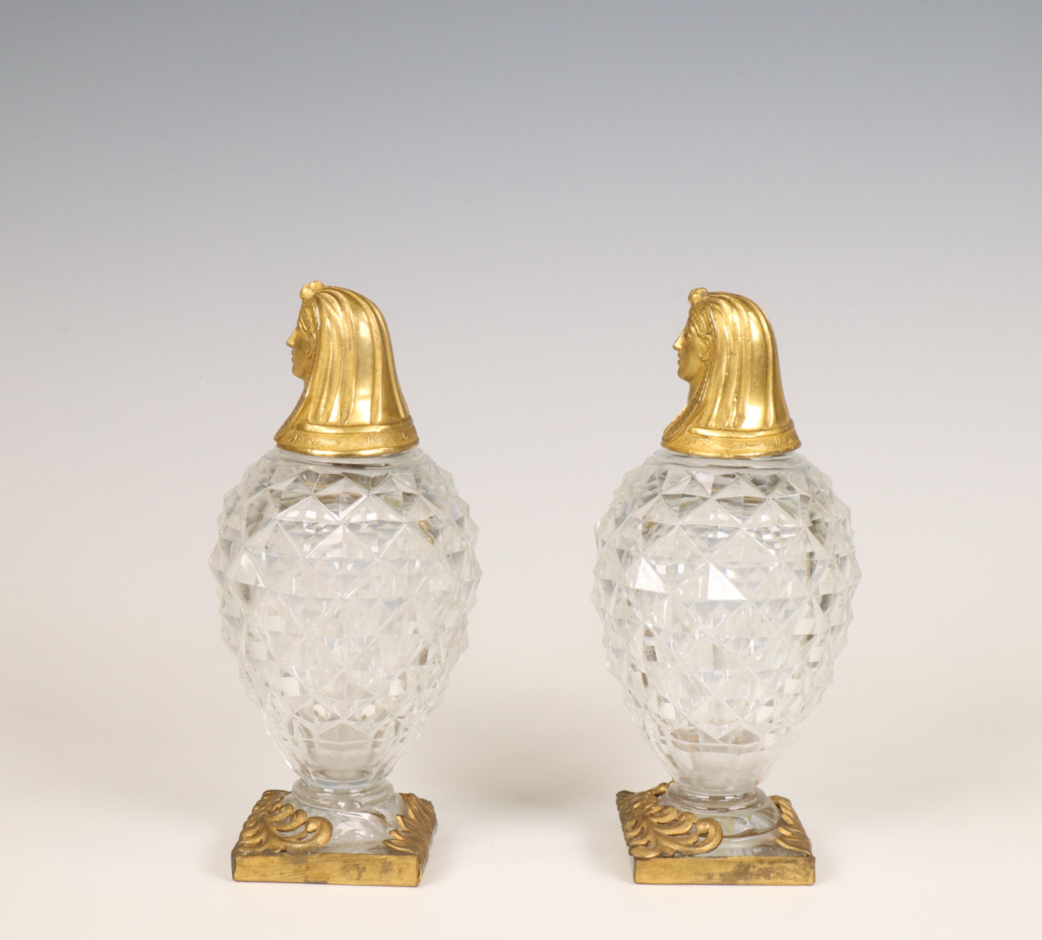 Frankrijk, paar kristalen geslepen flacons, retour d'Egypte, Empire, ca. 1810; - Image 3 of 6
