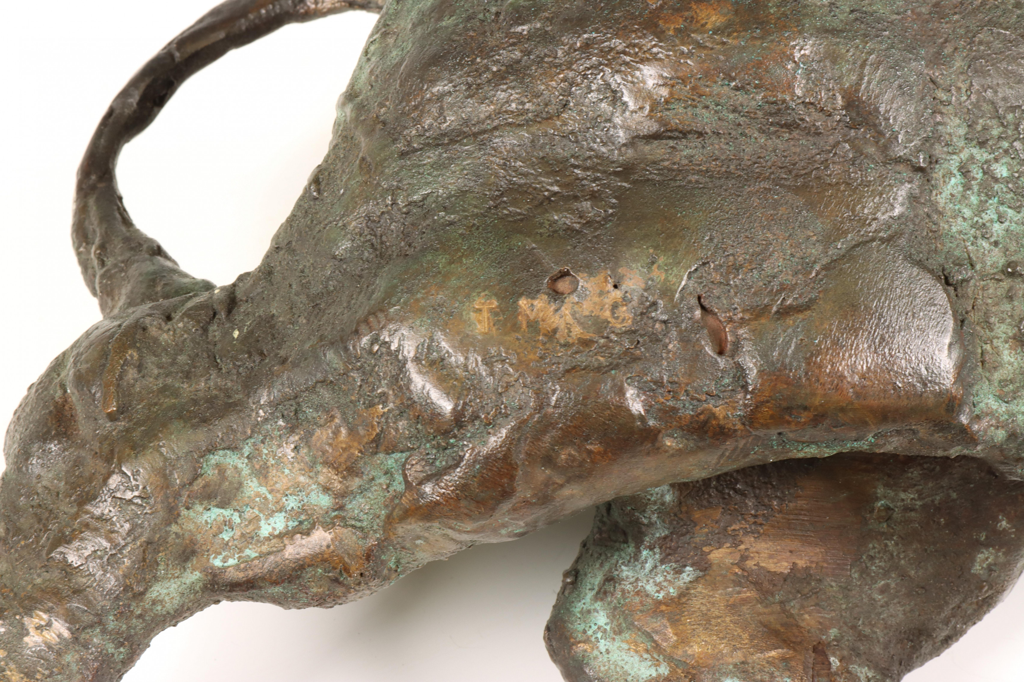 Theo Mackaay (geb. 1950), groen gepatineerd bronzen sculptuur 'Spaanse stier', 1990. - Image 6 of 7
