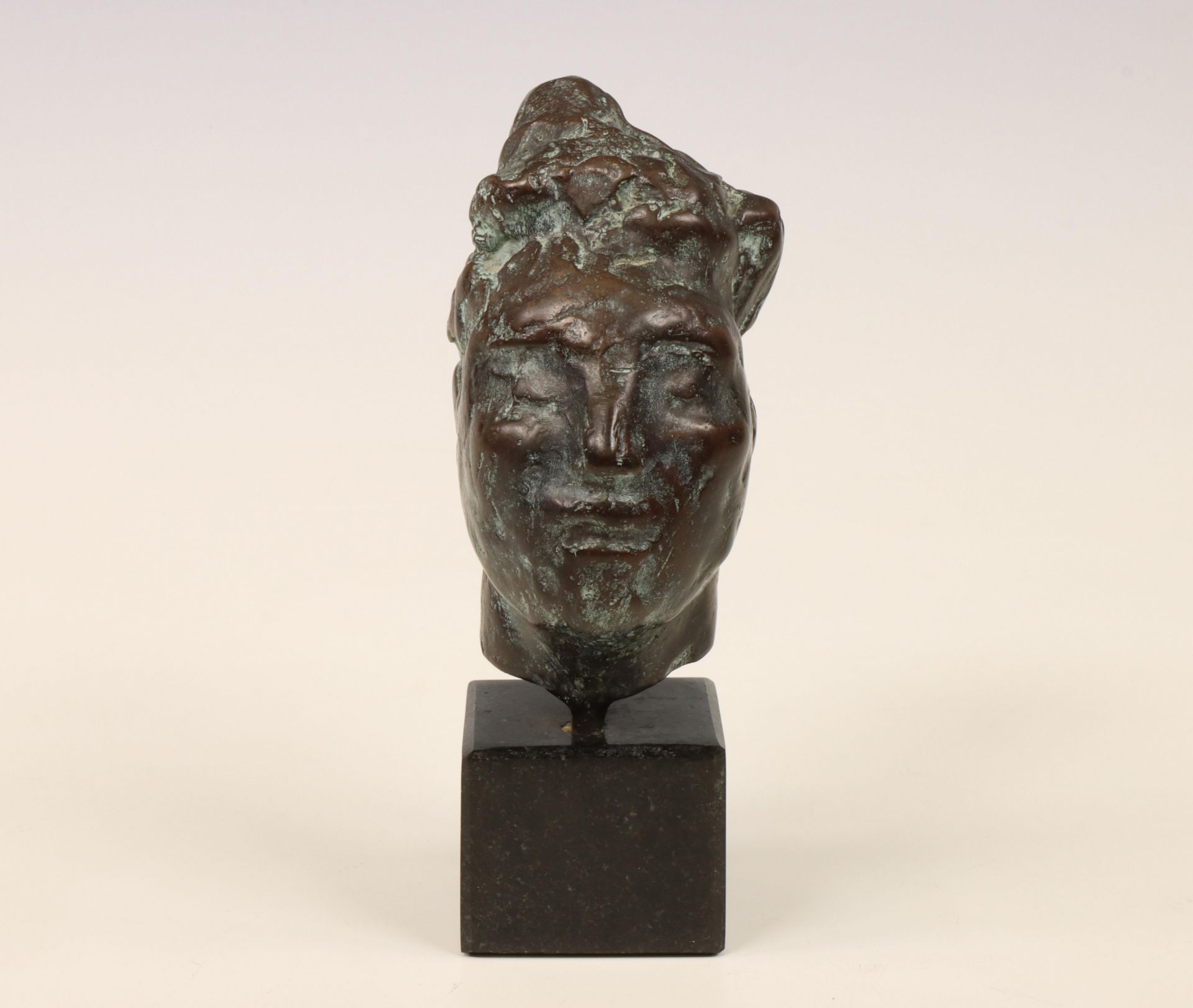 Charlotte van Pallandt (1898-1997), bronzen buste, vrouw, - Image 2 of 3