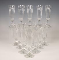 Cristallerie de Voneche, vijftien kristallen gelepen champagne flutes, 19e eeuw;