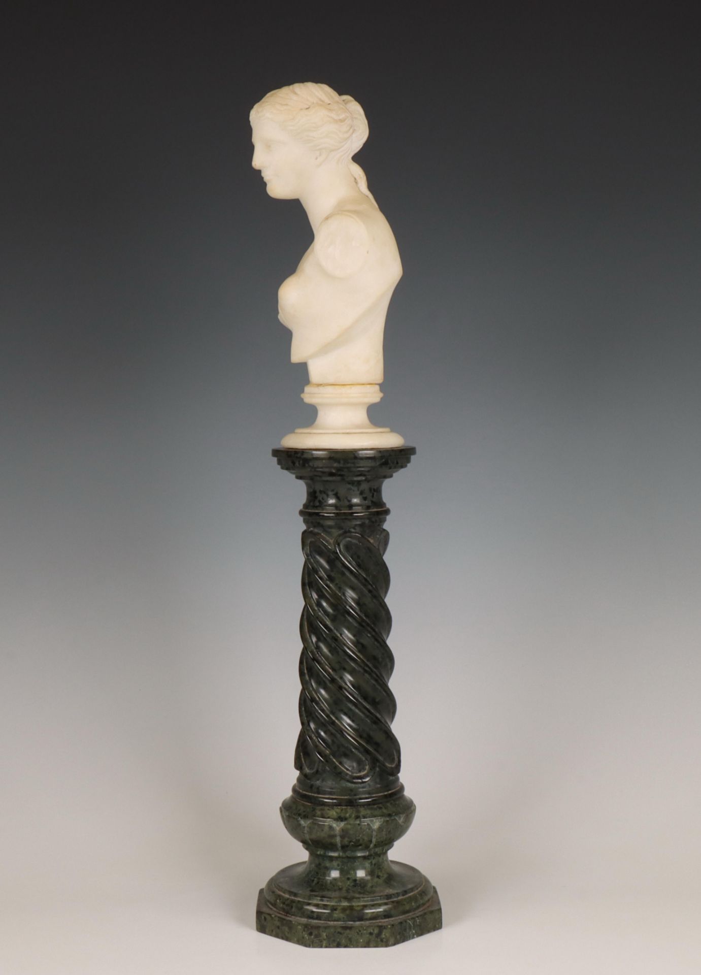 Italië, wit marmeren buste voorstellende Venus van Milo, grand tour, 19e eeuw. - Bild 4 aus 4