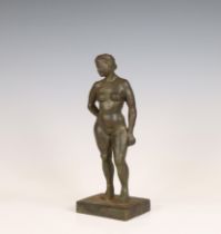 George Grard (1901-1984) Groen gepatineerd bronzen sculptuur staand naakt, circa 1950.
