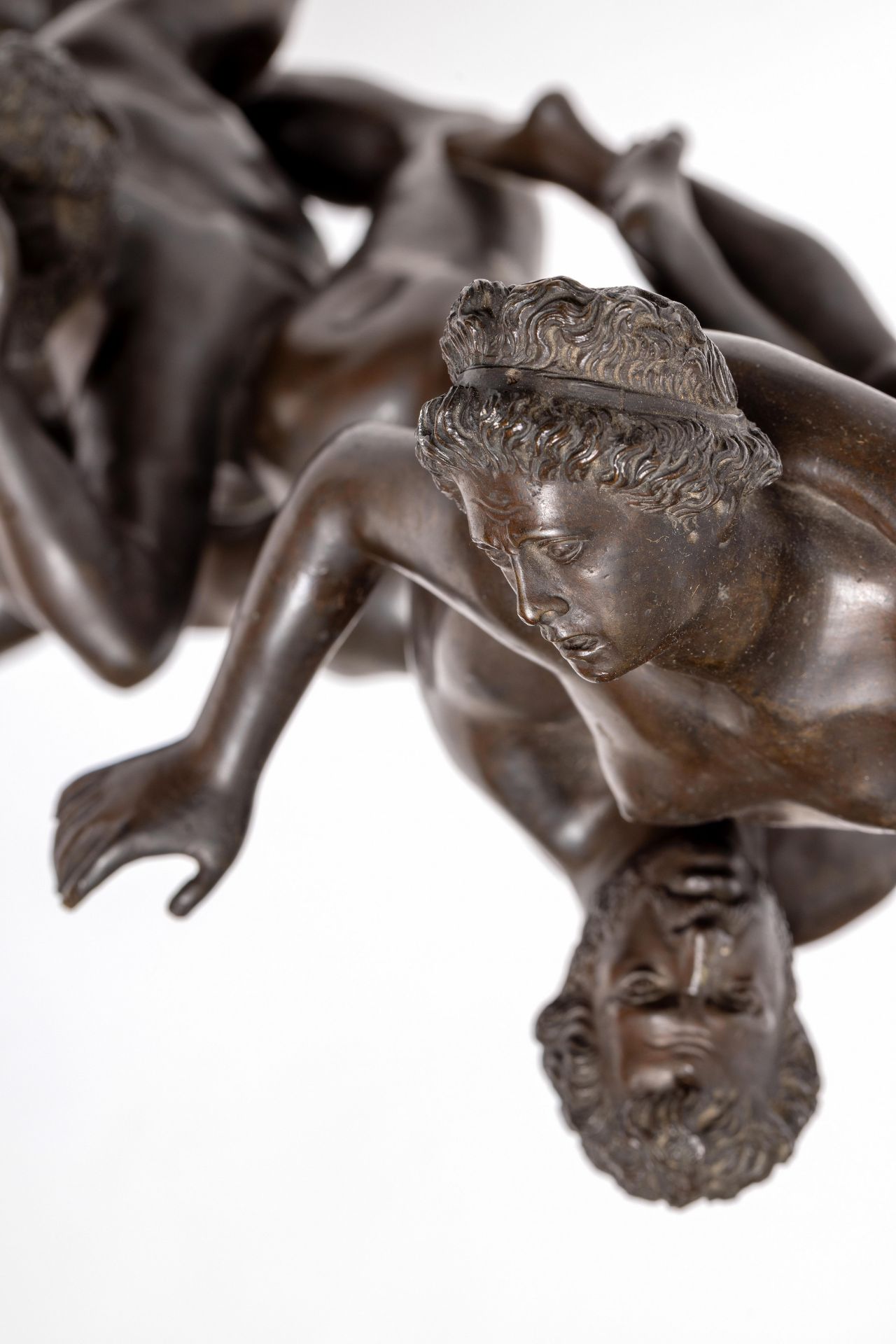 Naar Giambologna, bruin pepatineerd bronzen sculptuur 'Ontvoering van een Sabijnse vrouw' laat 19e e - Bild 3 aus 6