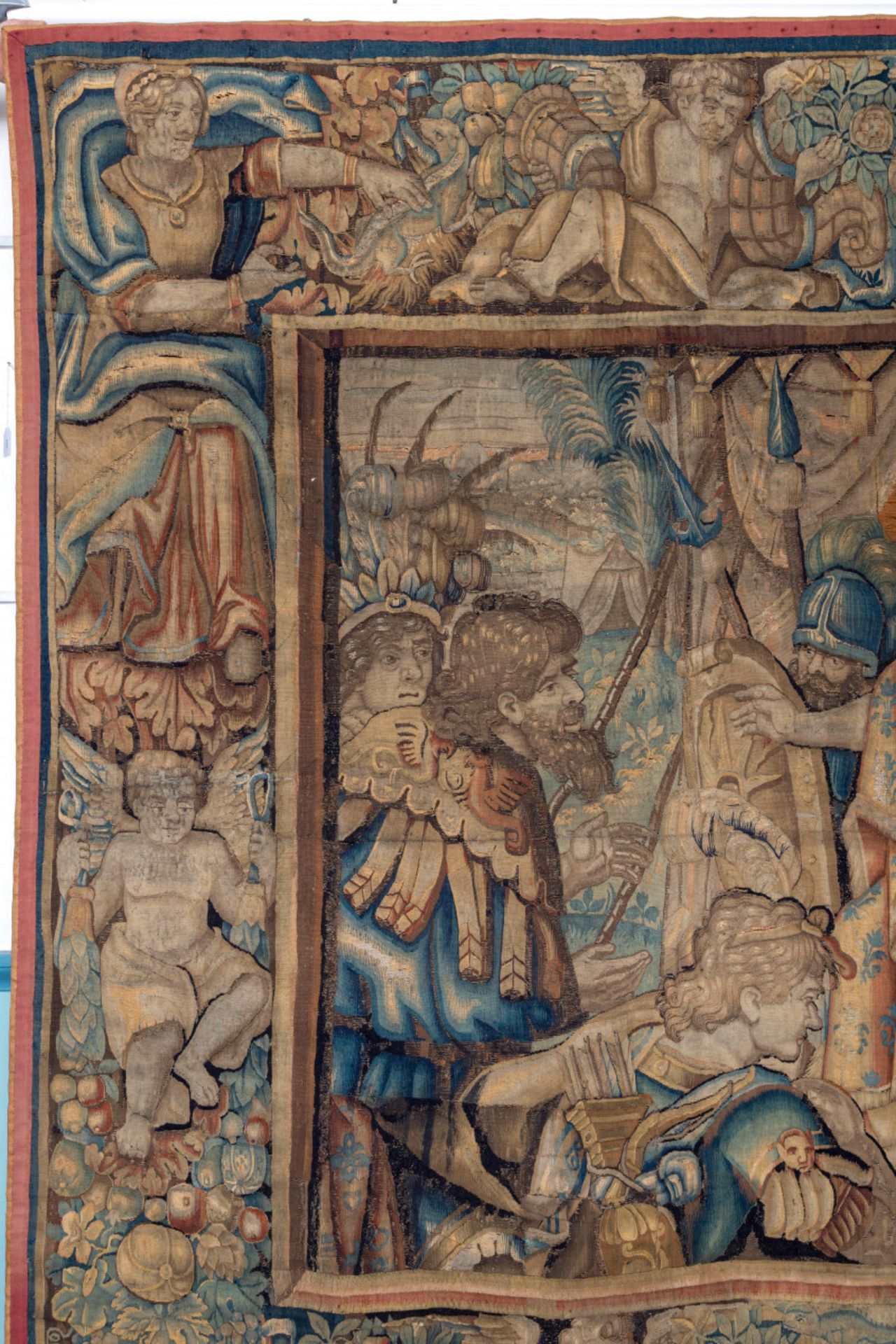 Vlaanderen, gobelin met voorstelling van Alexander de Grote in de tent van Darius, 17e eeuw. - Bild 2 aus 9