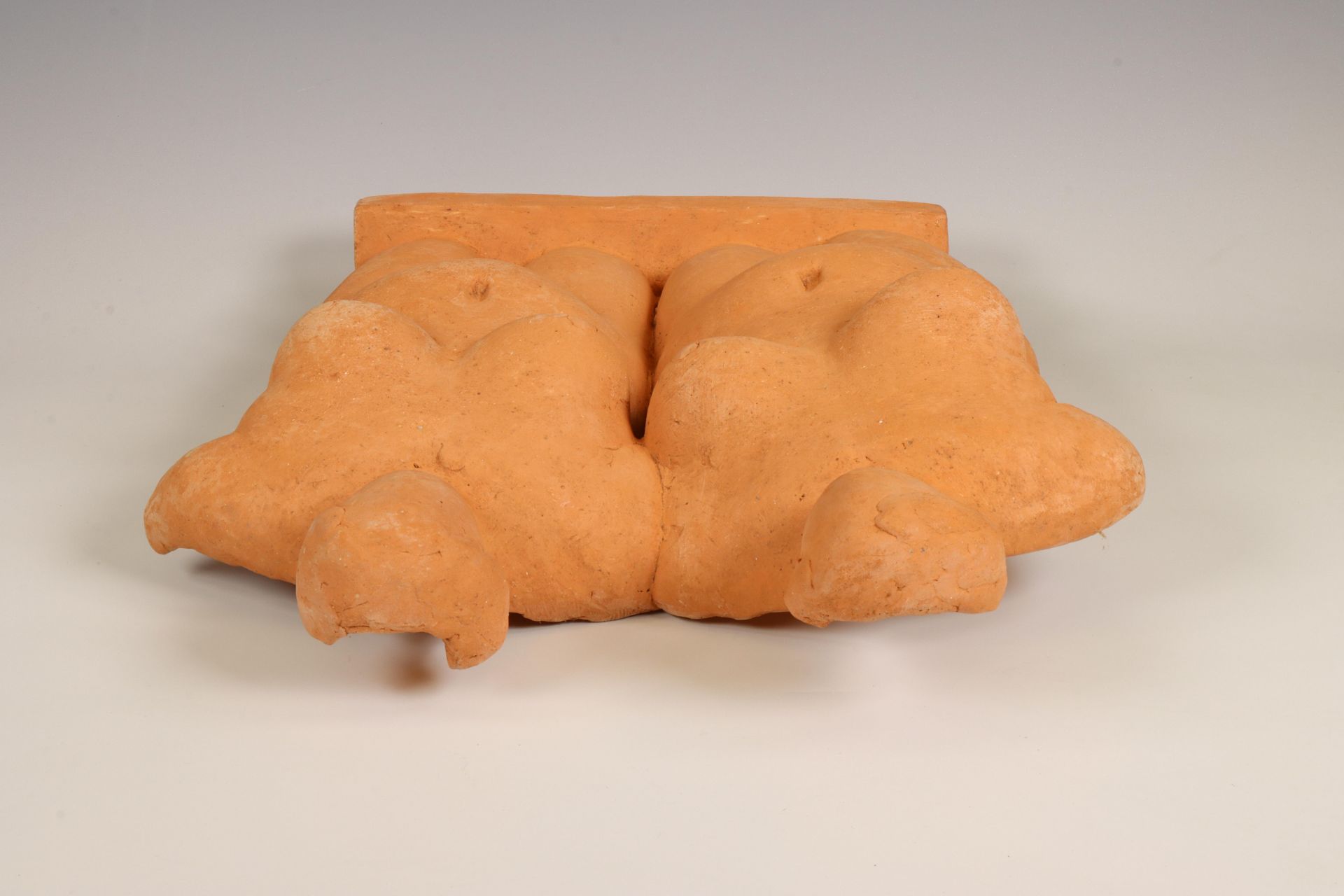 Jan-Willem (Noekie) Rädecker, terracotta vormstuk, 'twee vrouwen', 1993. - Bild 4 aus 7