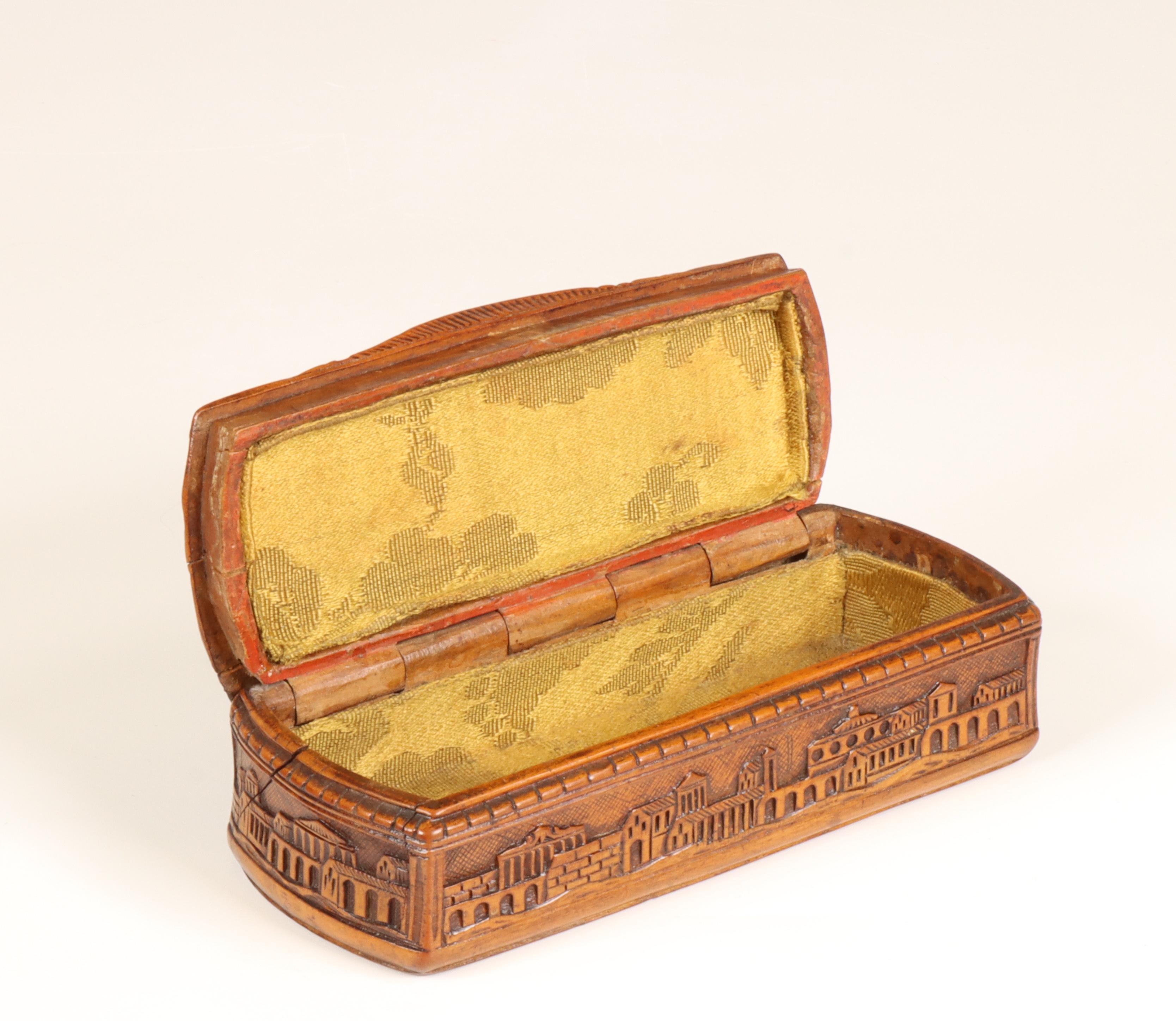 Frankrijk, houten gestoken tabaksdoos, 18e eeuw; - Image 6 of 7