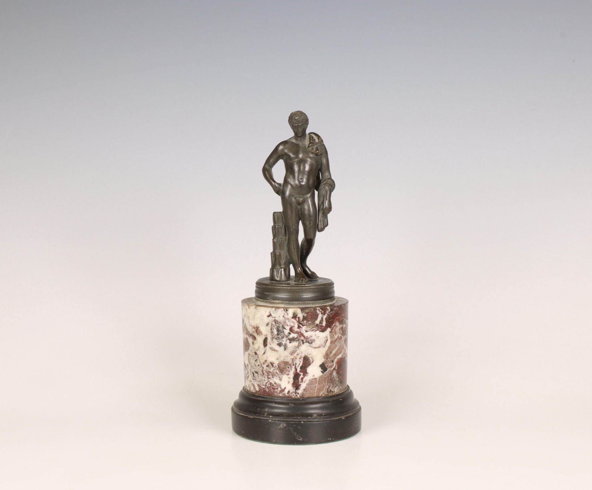 Italië, twee bronzen grand tour sculpturen, 19e eeuw;