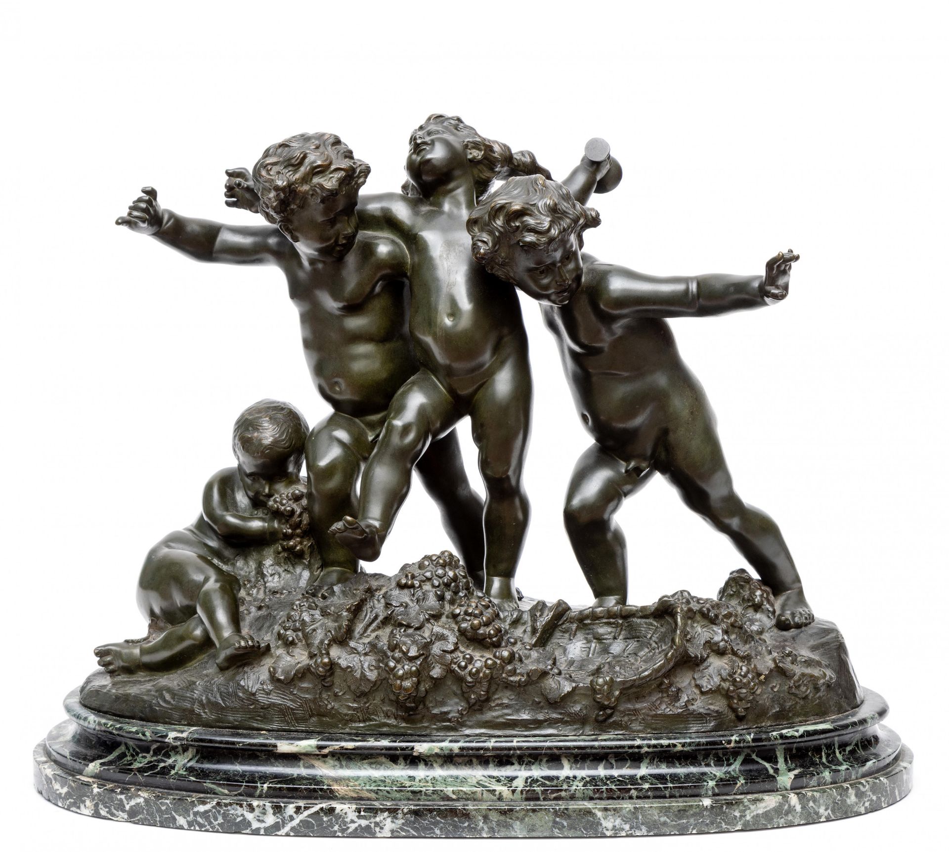 Albert-Ernest Carrier-Belleuse (1824-1887), groen gepatineerd bronzen sculptuur 'vier Bacchanten';