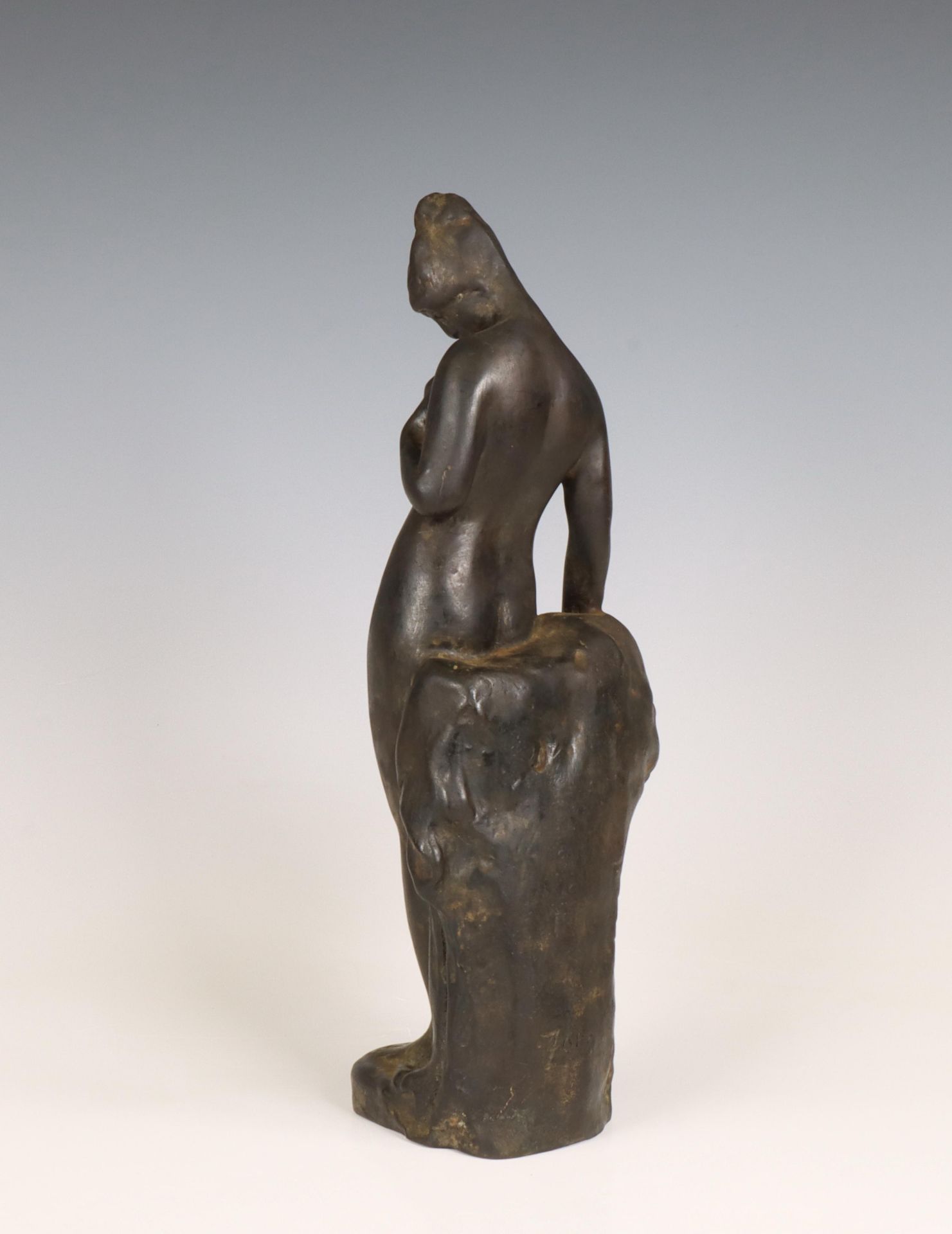 Anders Leonard Zorn (1860-1920) Gepatineerd bronzen sculptuur, staand vrouwelijk naakt, circa 1910. - Image 4 of 8