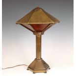 Koperen Amsterdamse School schemerlamp met carneool, mogelijk ontwerp Jan Eisenloeffel, ca. 1920;