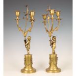 Frankrijk, paar verguld bronzen drielichts candelabres, 19e eeuw;