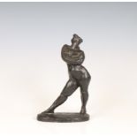 Ch. van Pallandt (1898-1997), zwart gepatineerd bronzen sculptuur 'kleine staande met voet vooruit',