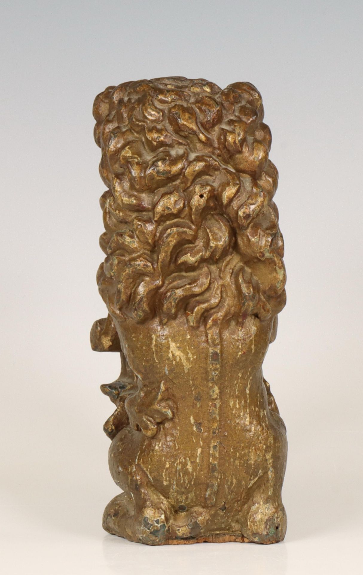 Batavia, gestoken houten sculptuur van opstaande leeuw, 18e eeuw; - Bild 2 aus 5