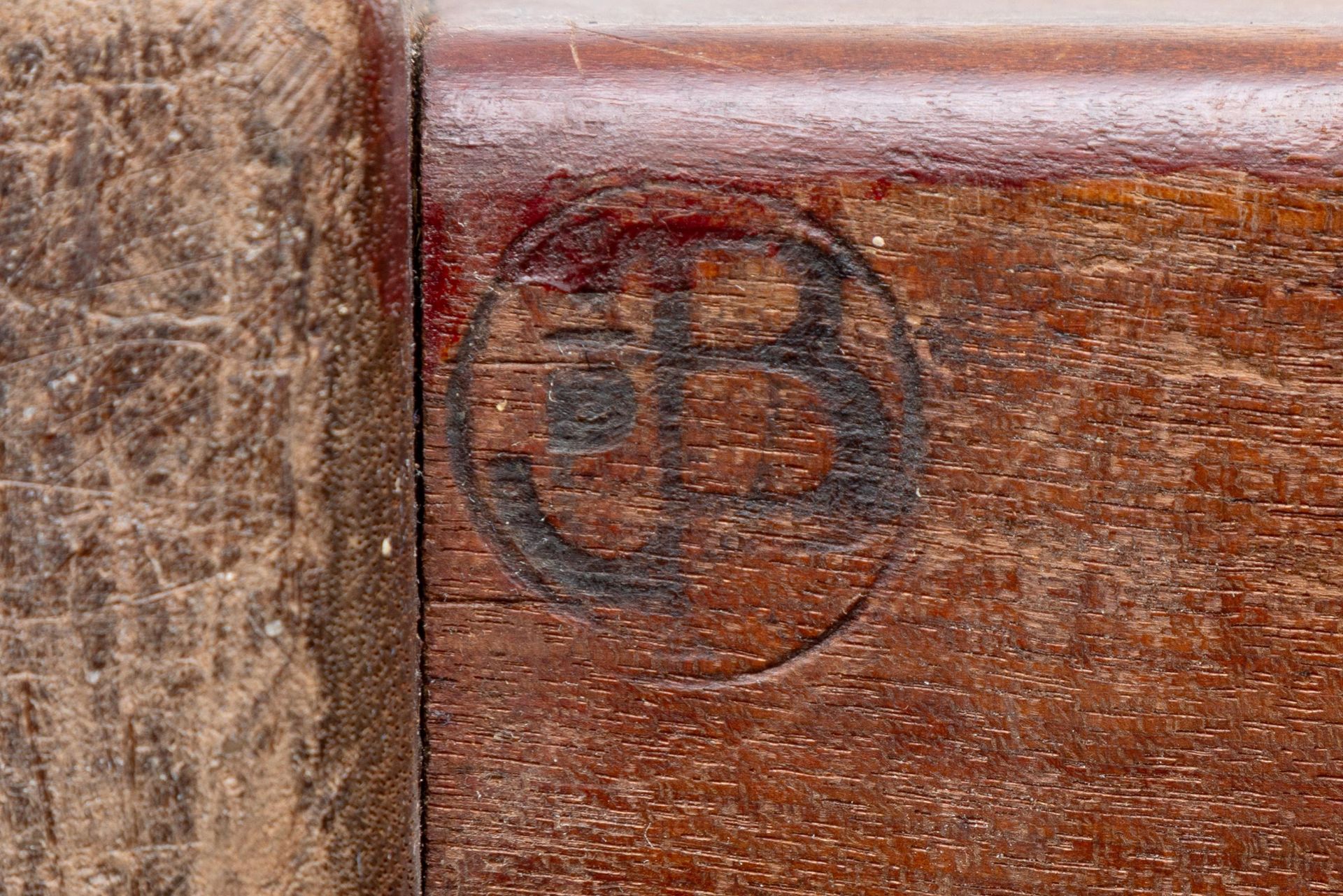 Jac.van den Bosch (1868-1948), paar mahoniehouten stoelen, voor het Binnenhuis, Amsterdam, na 1907. - Bild 3 aus 8