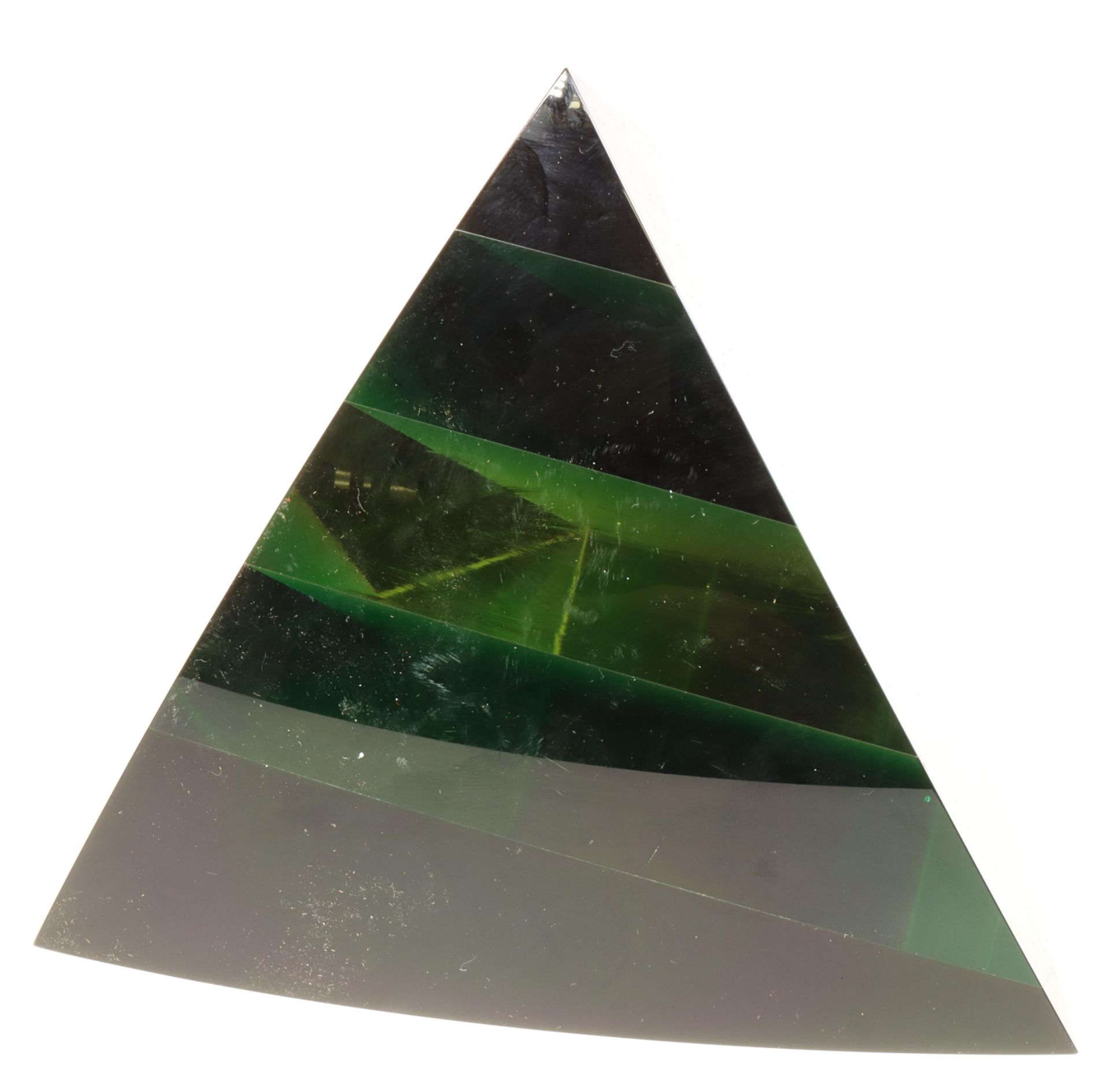 Lubomir Artz (1946-2015), geslepen en gepolijste glassculptuur "Coloured Pyramid", circa 1990. - Image 4 of 5