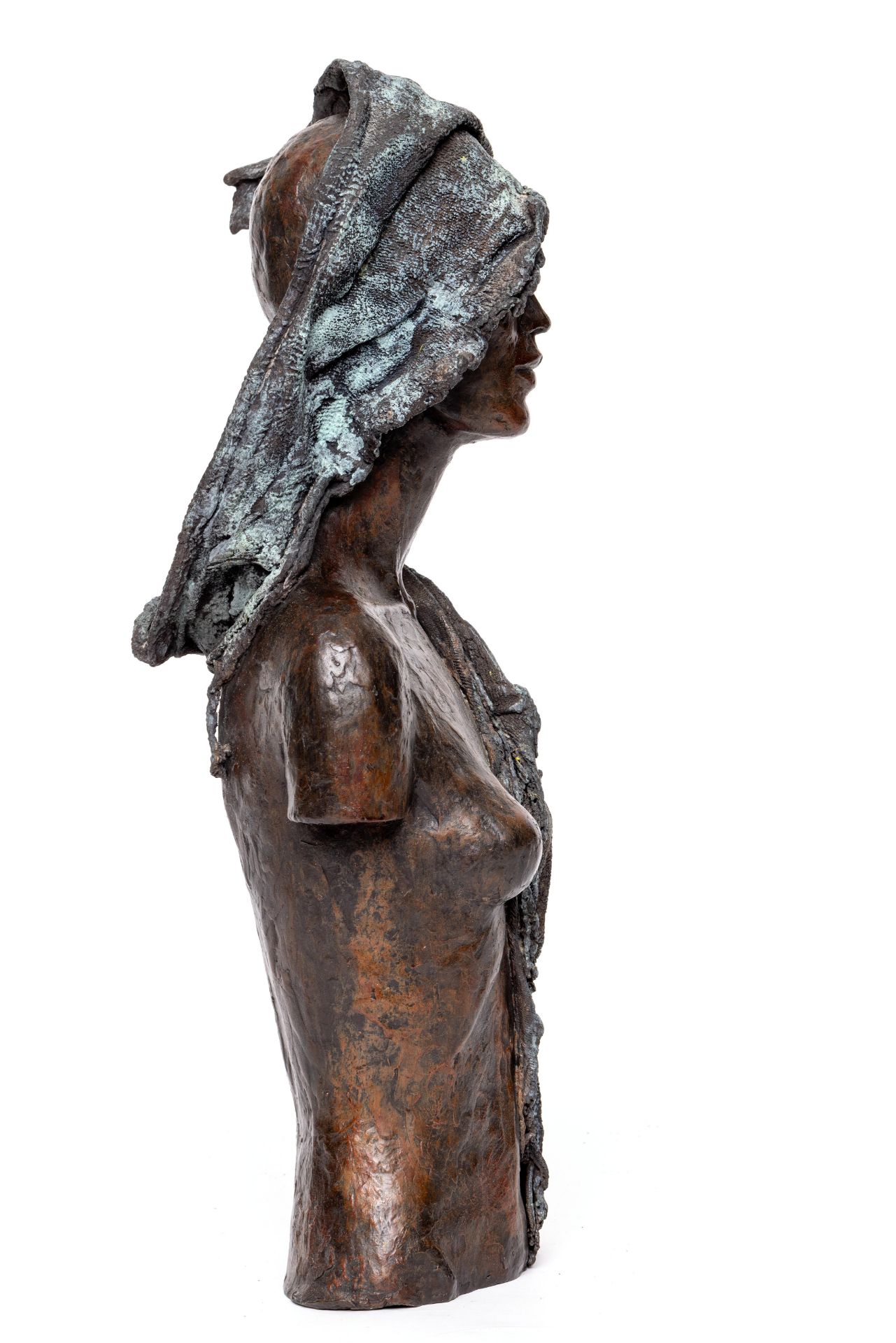 Karel Zijlstra (geb. 1958), bruin/groen gepatineerd bronzen buste van vrouw met gedrapeerde doek, ca - Image 5 of 5