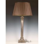 Engeland, verzilverde messing schemerlamp voet, ca. 1900;